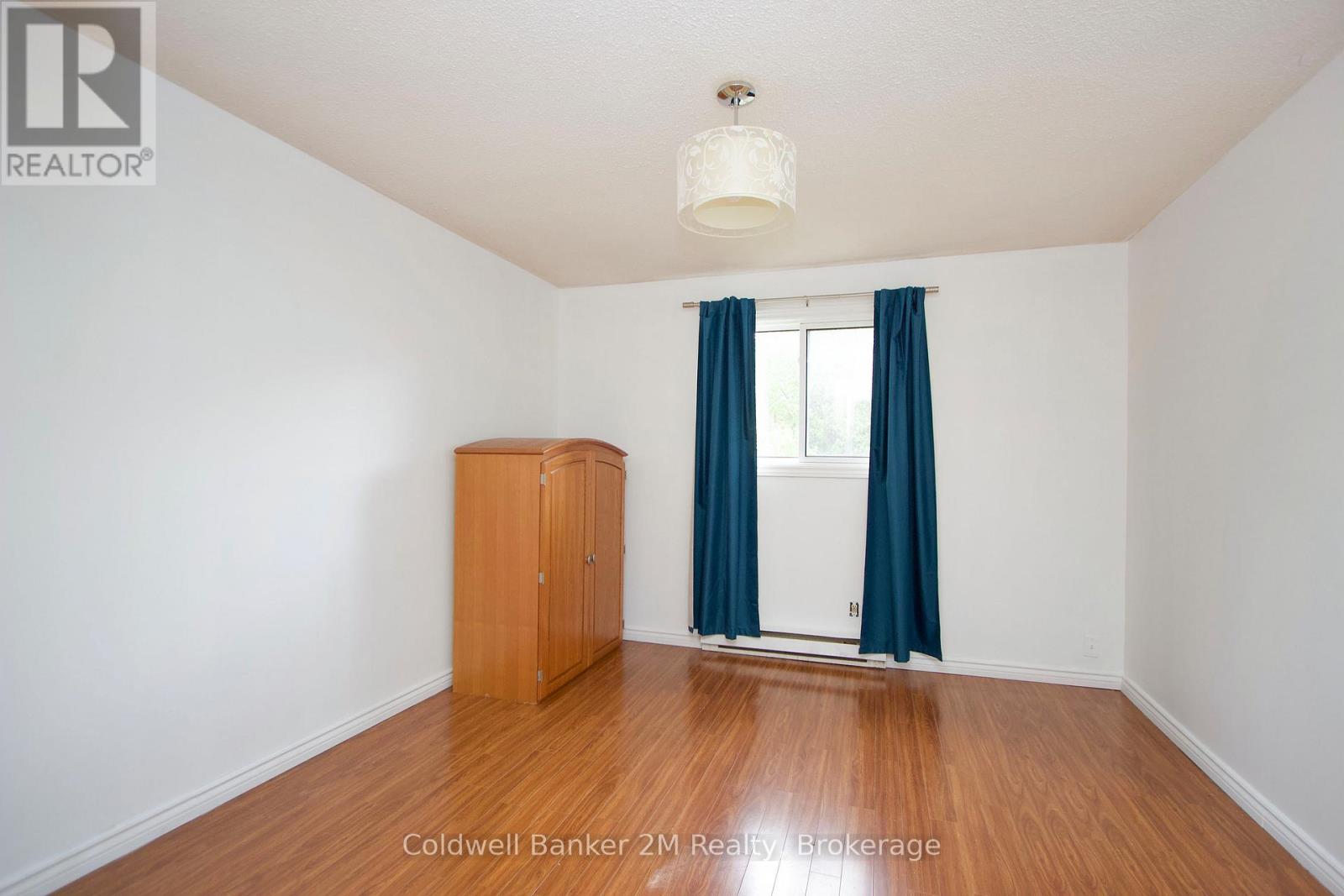 673 Attersley Drive Property Photo 13