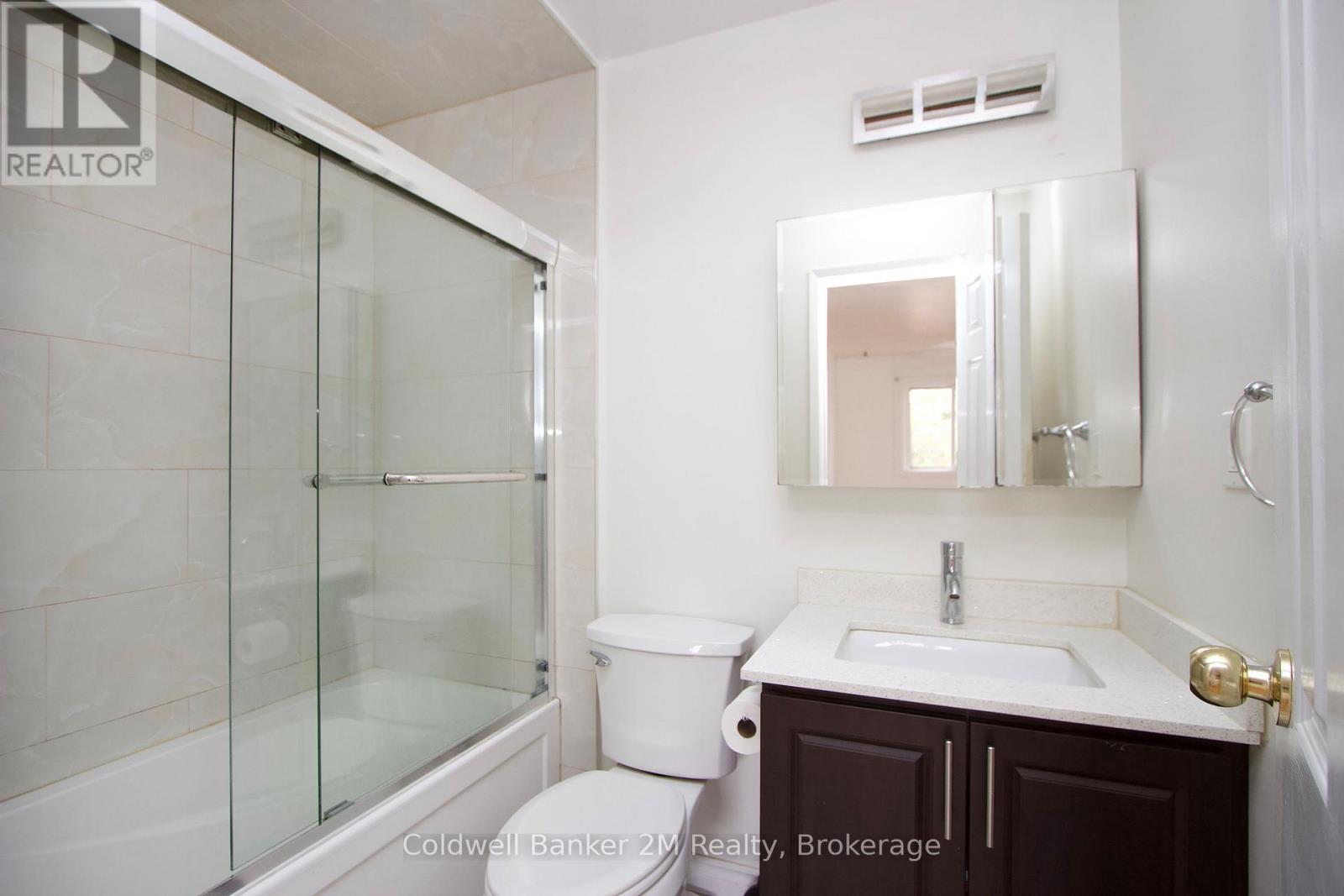 673 Attersley Drive Property Photo 16