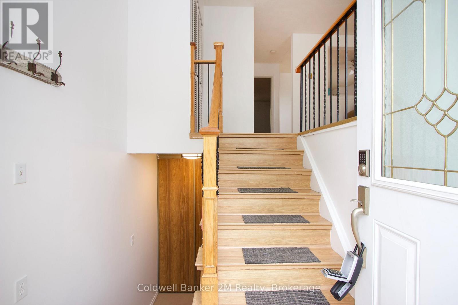 673 Attersley Drive Property Photo 17
