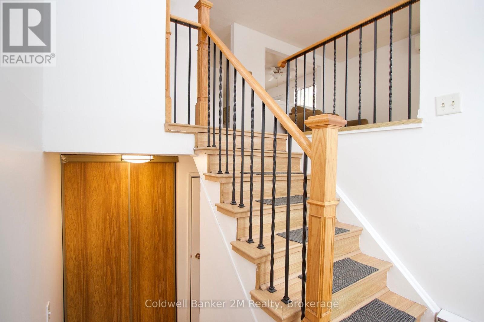 673 Attersley Drive Property Photo 18