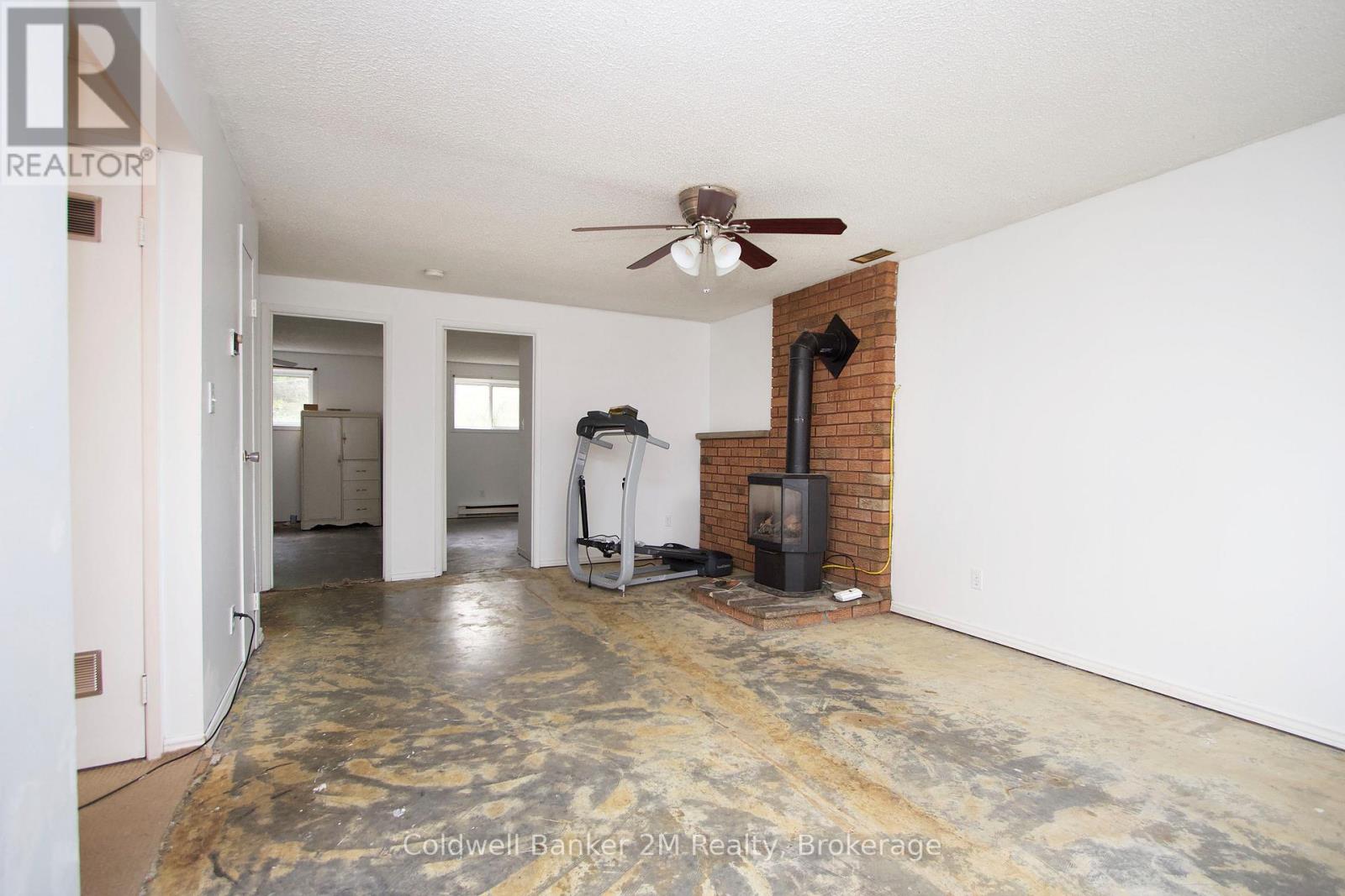 673 Attersley Drive Property Photo 20