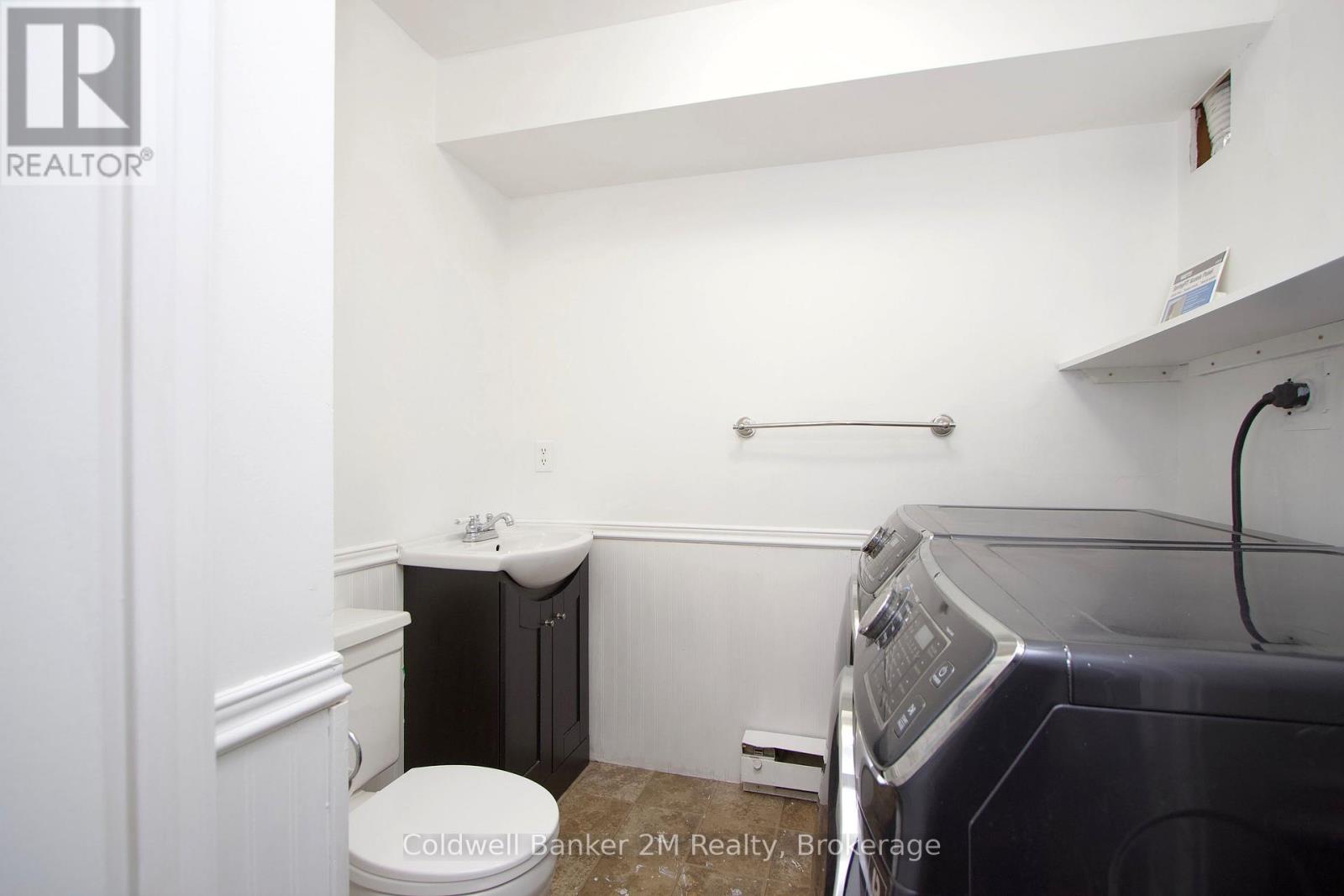 673 Attersley Drive Property Photo 23