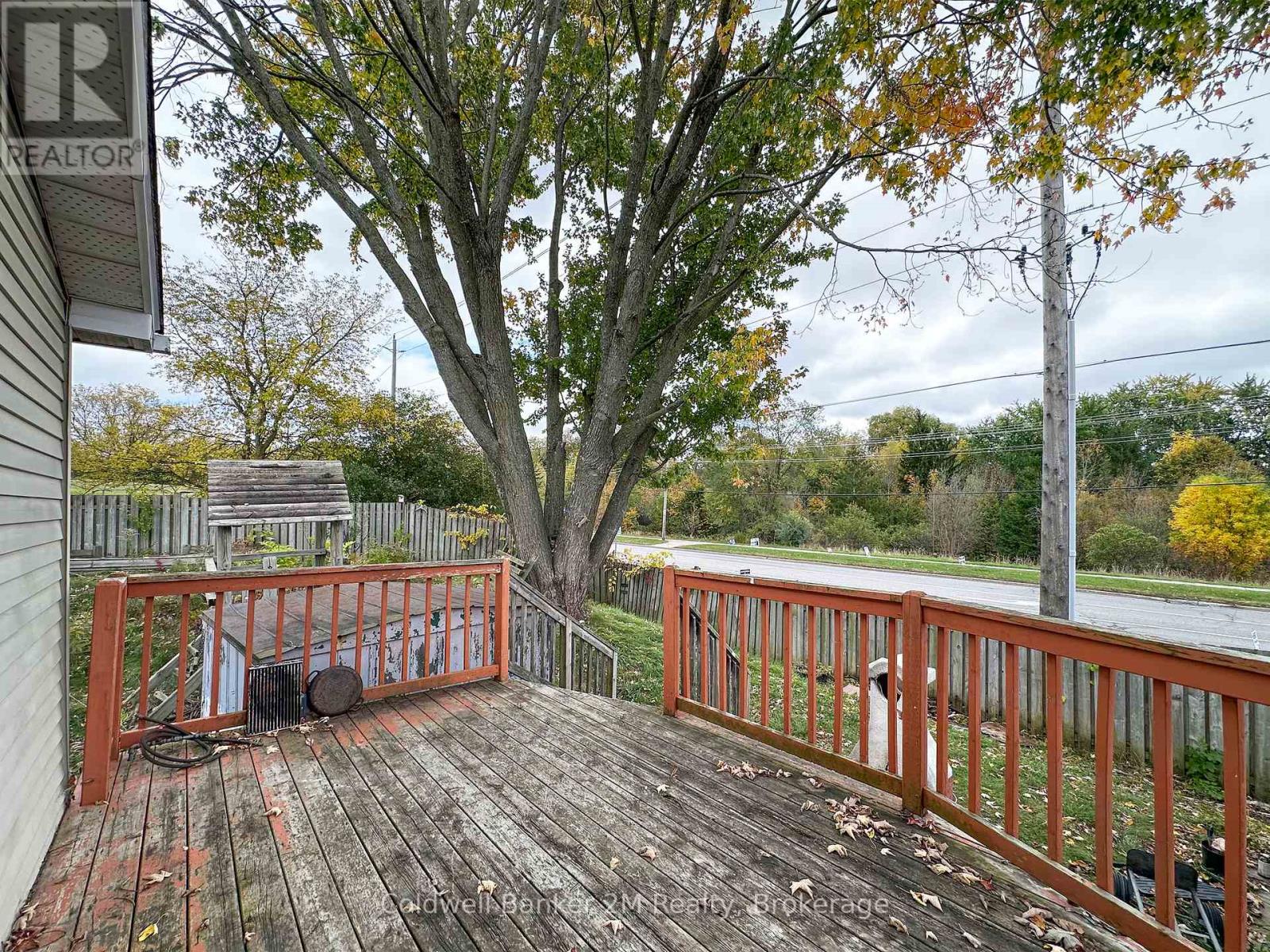 673 Attersley Drive Property Photo 25