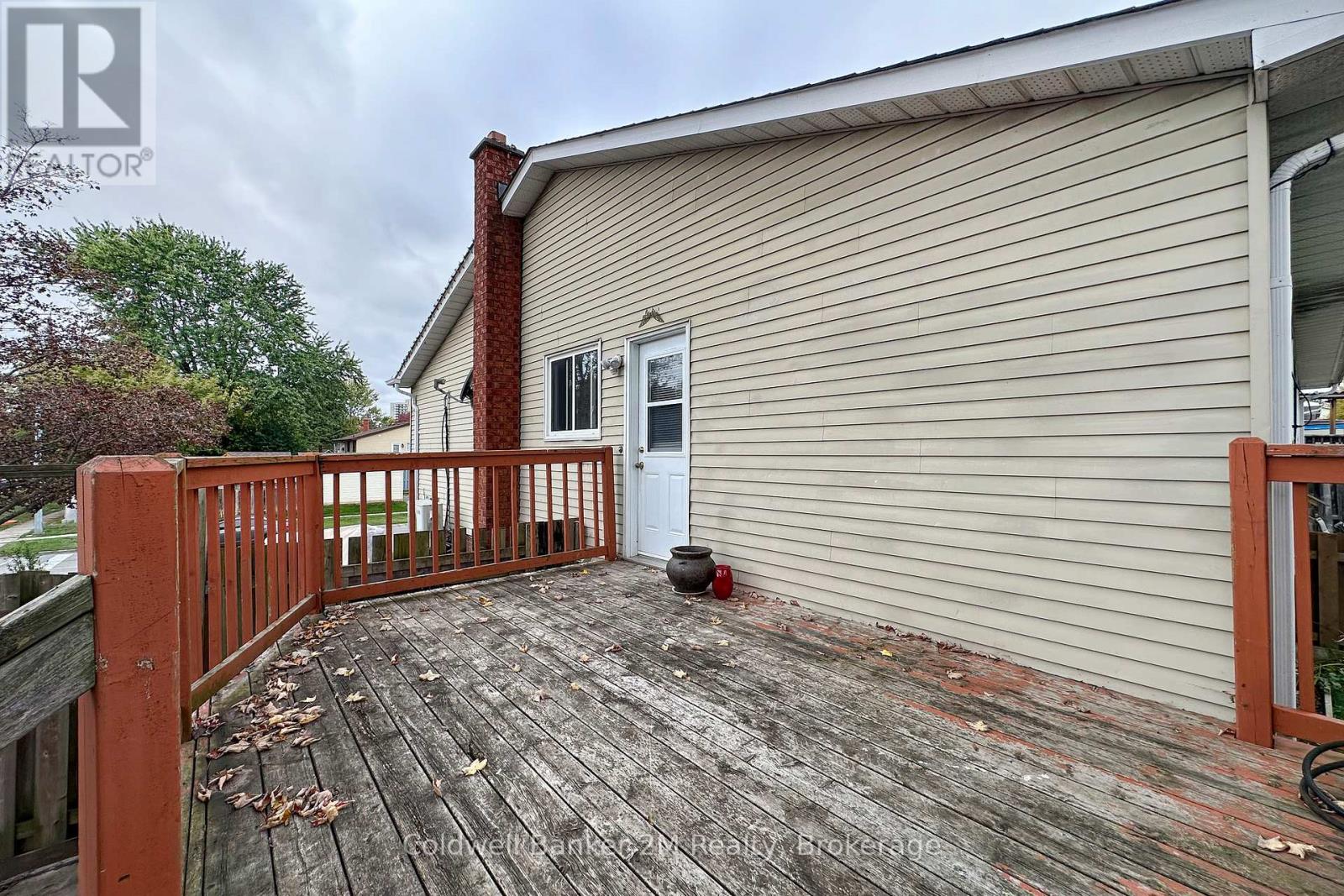 673 Attersley Drive Property Photo 27