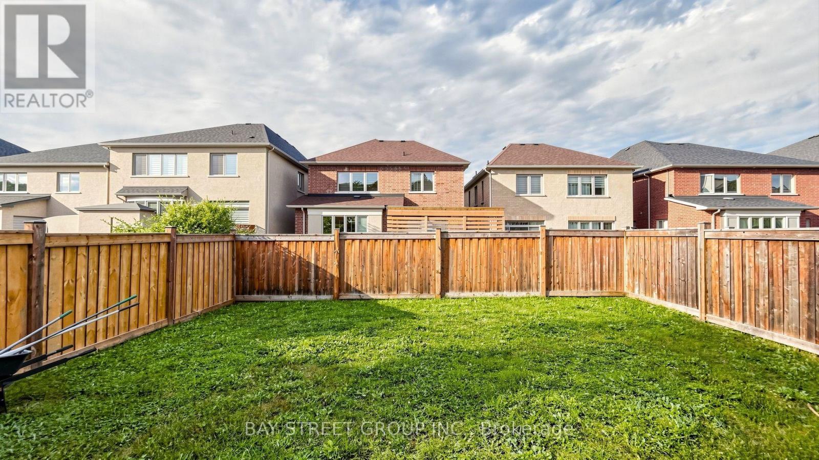 13 Micklefield Avenue Property Photo 47