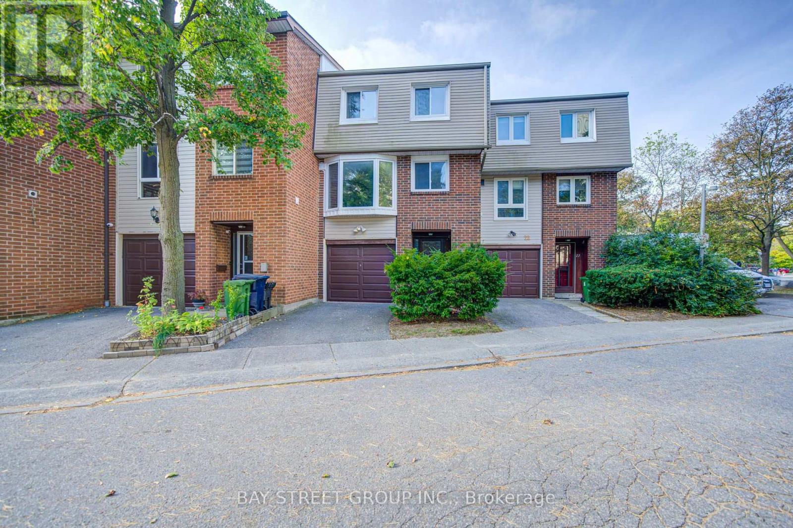 20 - 33 DUNDALK DRIVE Property Photo 1