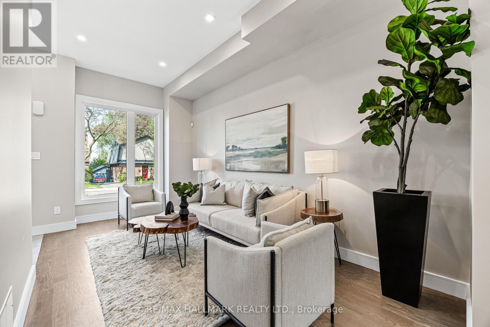 9b Linton Avenue S Property Photo 7