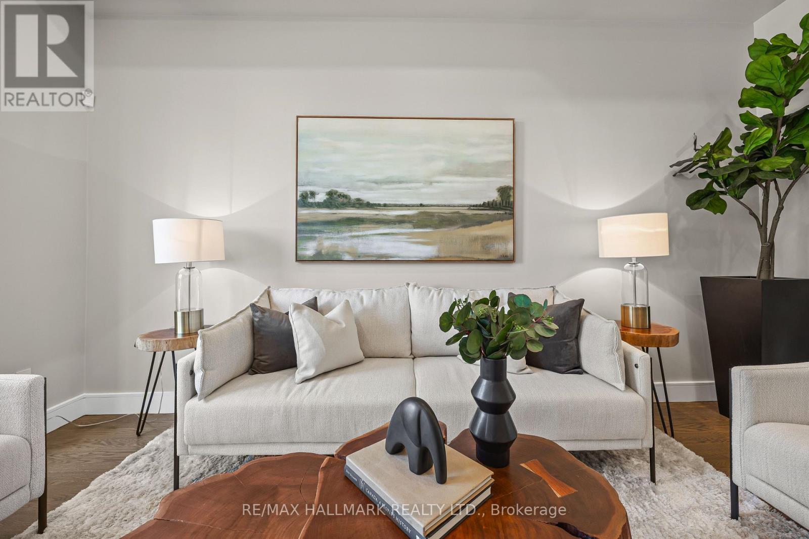 9b Linton Avenue S Property Photo 8