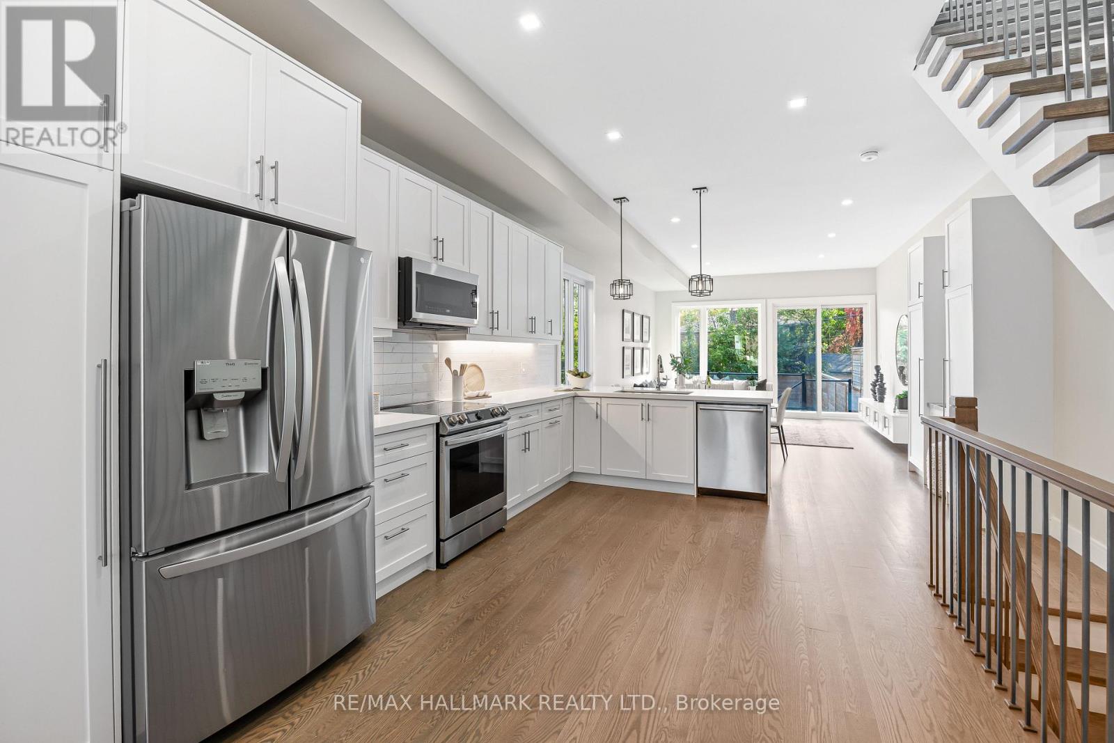 9b Linton Avenue S Property Photo 10