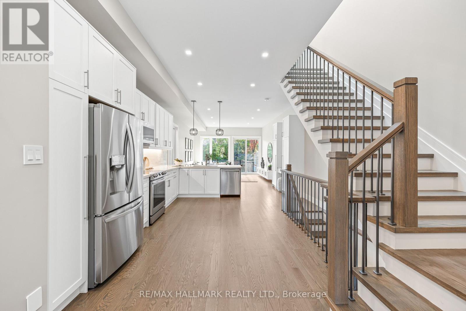 9b Linton Avenue S Property Photo 11