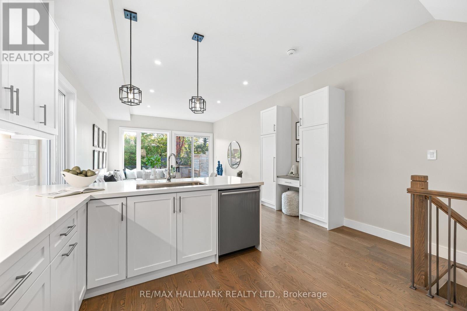 9b Linton Avenue S Property Photo 12