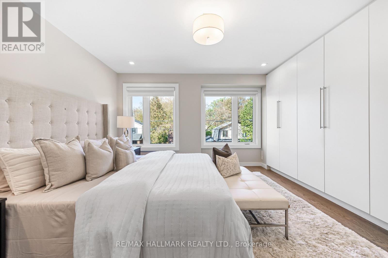 9b Linton Avenue S Property Photo 23