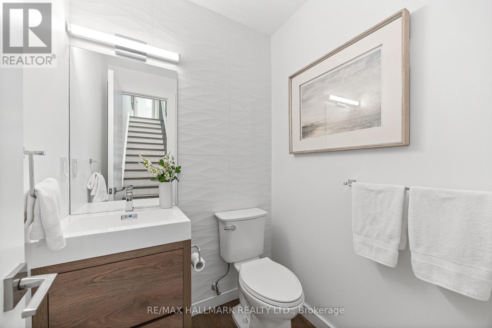 9b Linton Avenue S Property Photo 27