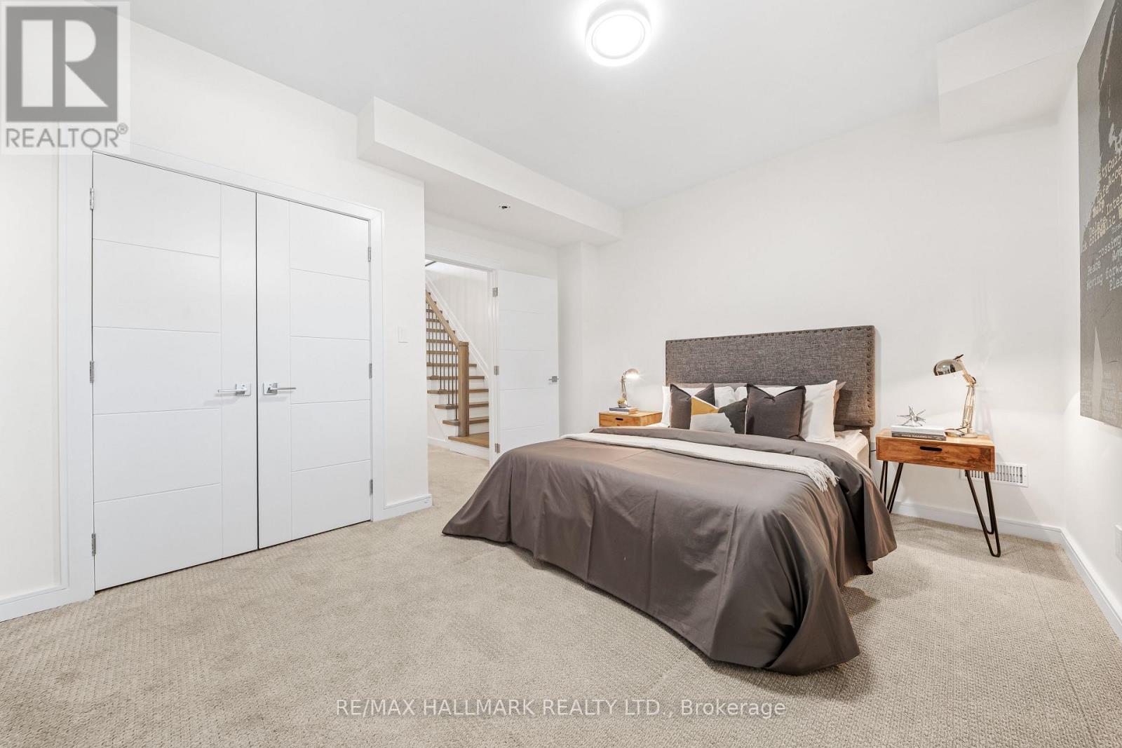 9b Linton Avenue S Property Photo 28