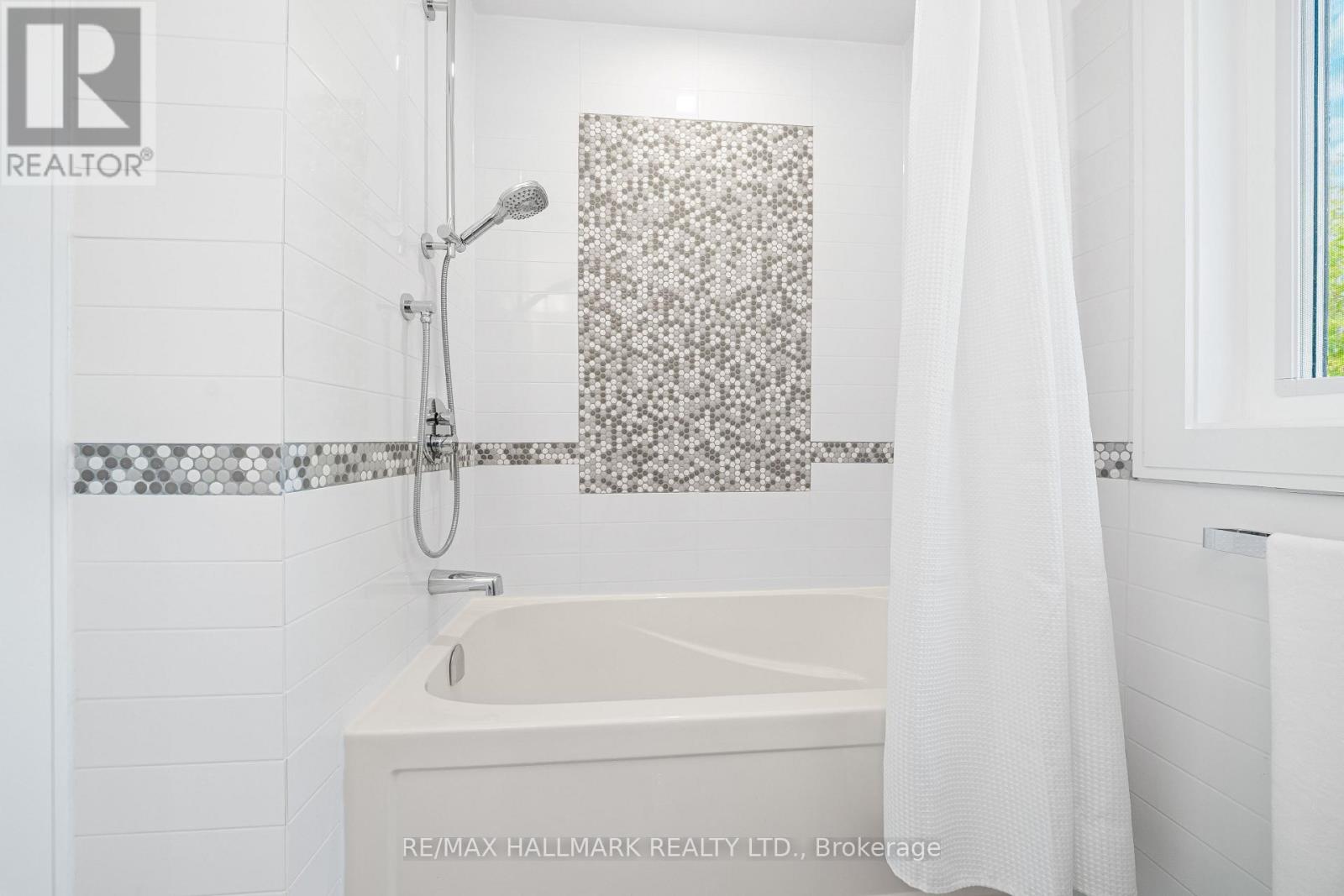 9b Linton Avenue S Property Photo 31