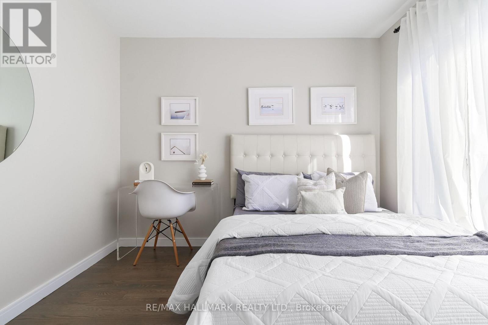 9b Linton Avenue S Property Photo 34