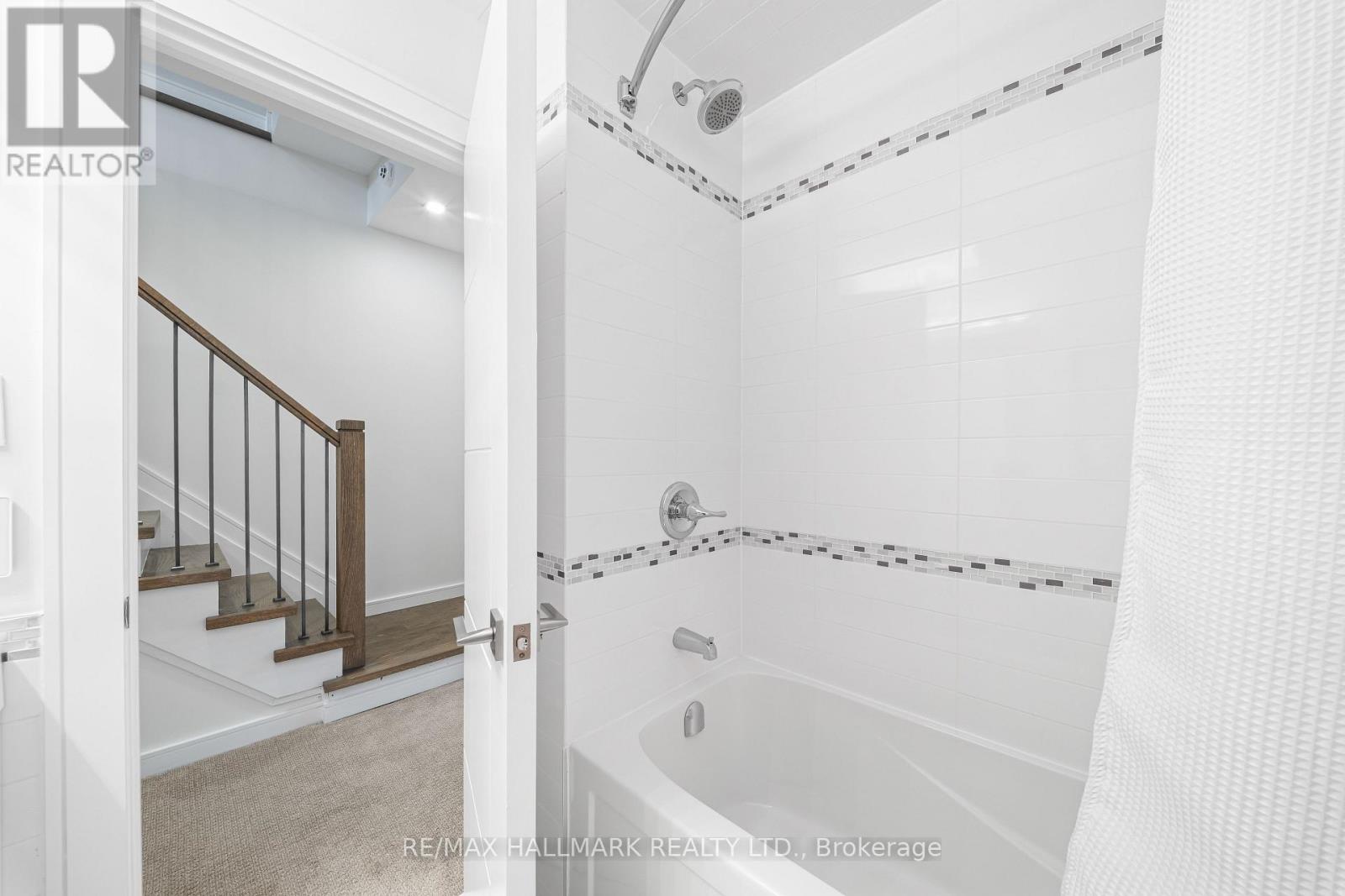9b Linton Avenue S Property Photo 37