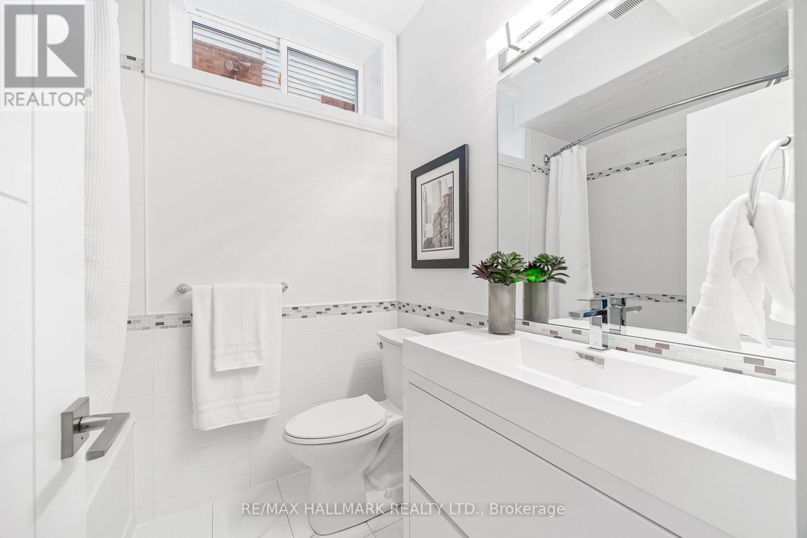 9b Linton Avenue S Property Photo 38