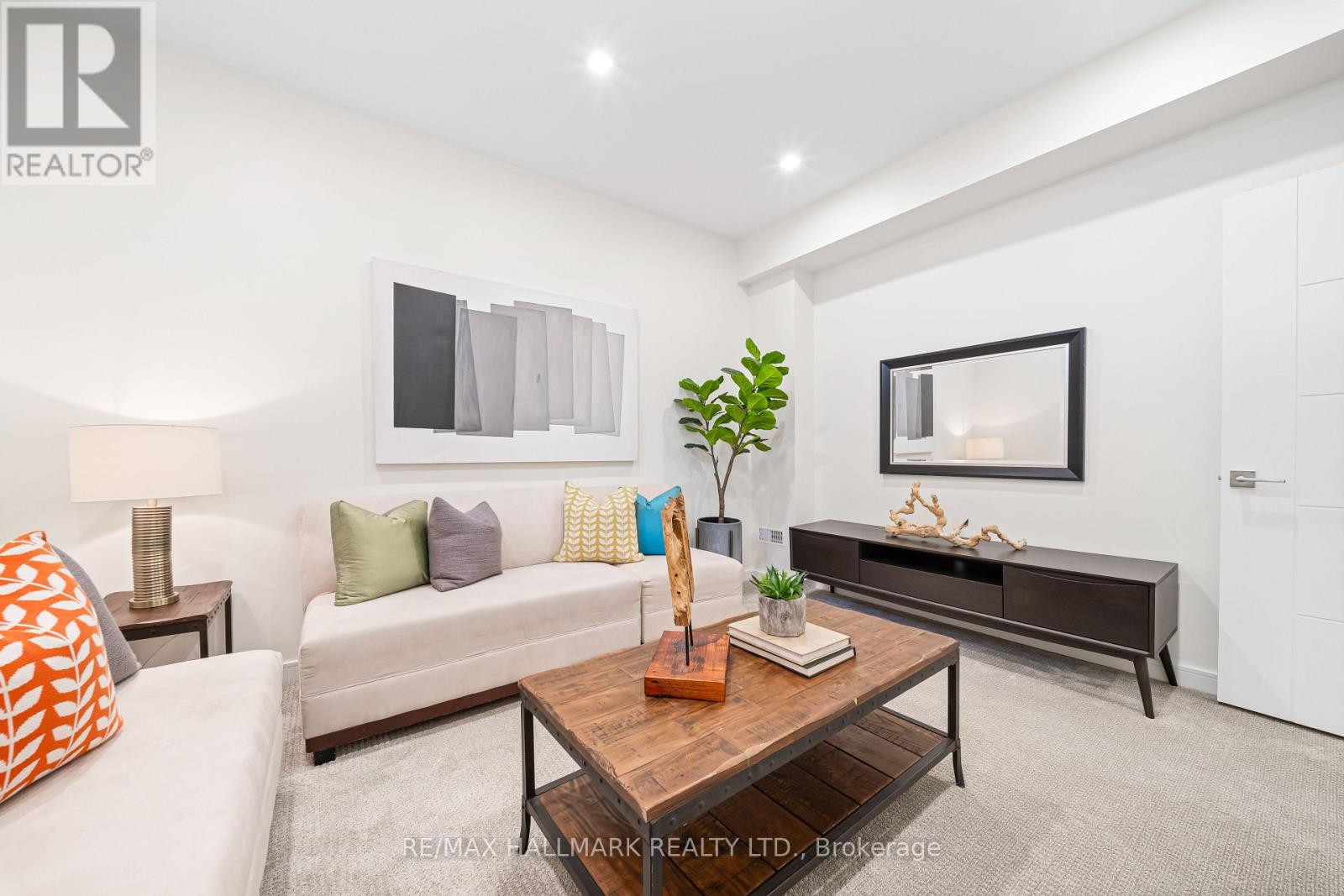 9b Linton Avenue S Property Photo 41
