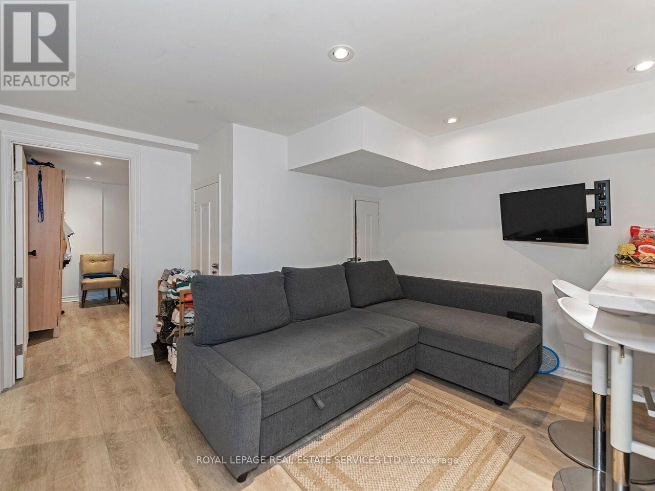 62 Newmarket Avenue Property Photo 36