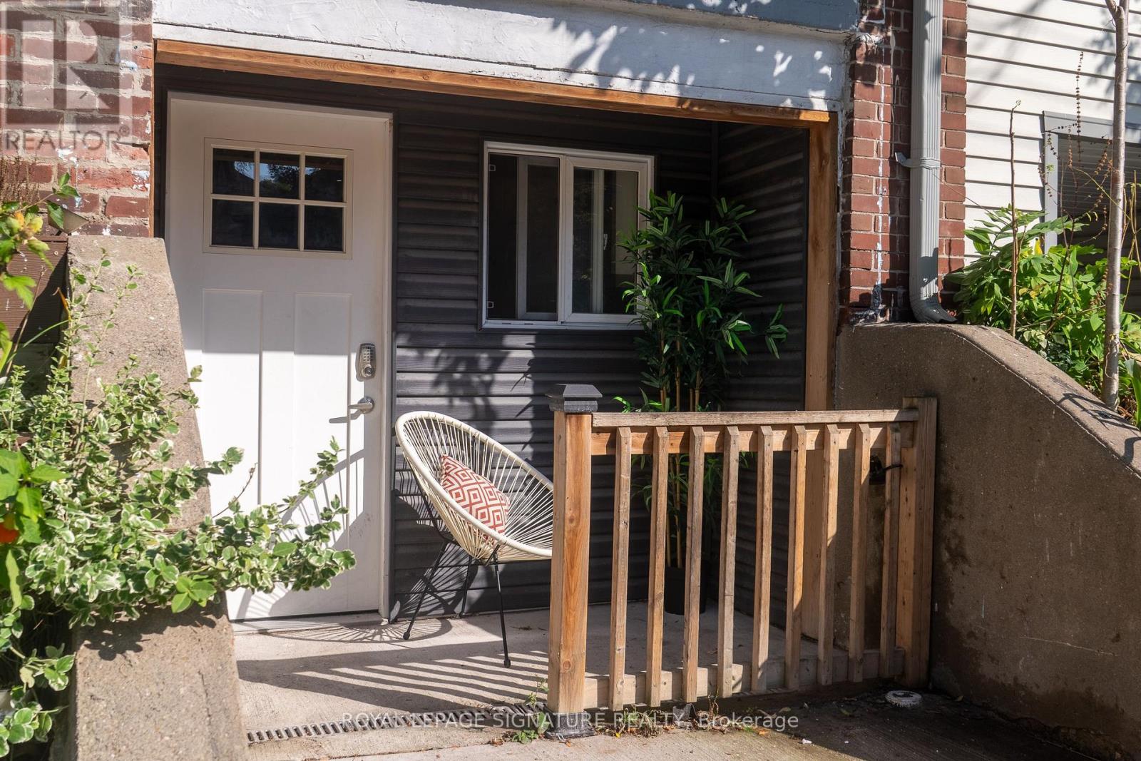 Lower - 695 Woodbine Avenue Property Photo 2