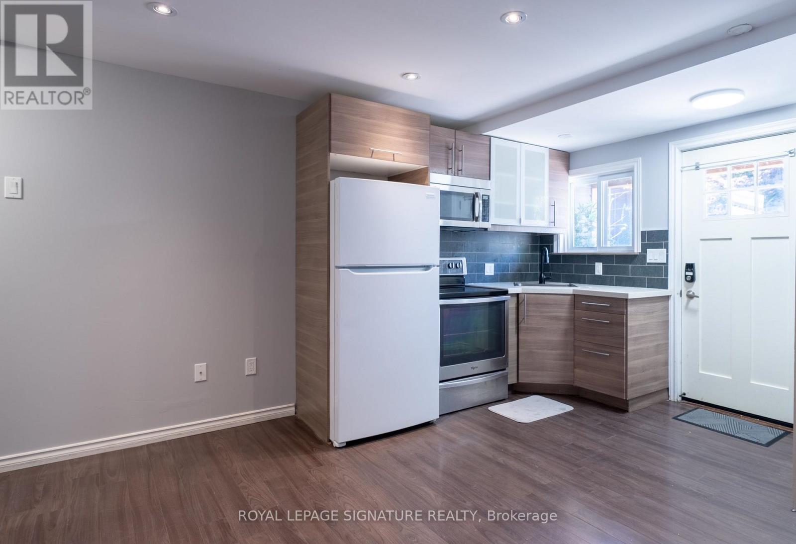 Lower - 695 Woodbine Avenue Property Photo 3