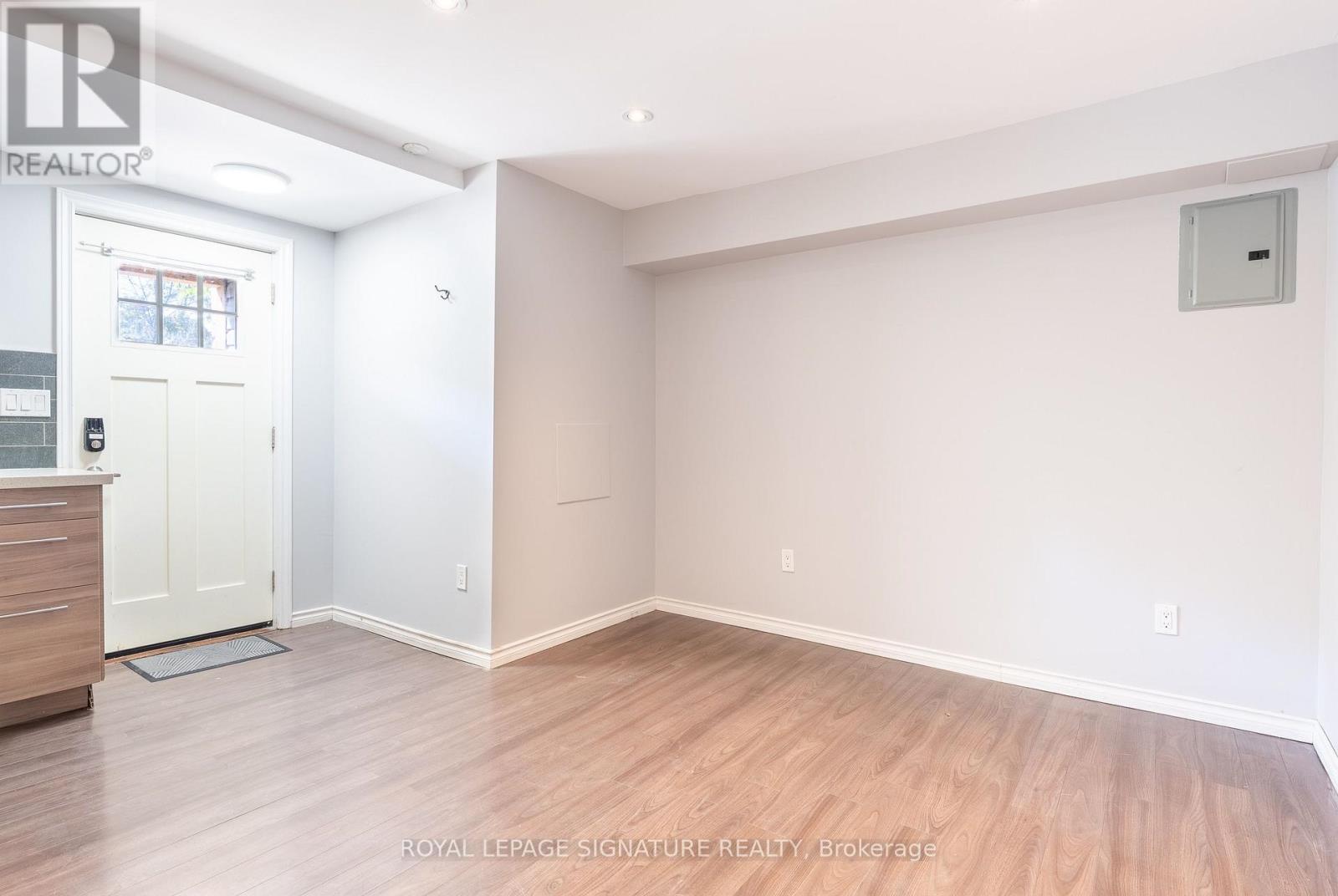 Lower - 695 Woodbine Avenue Property Photo 6