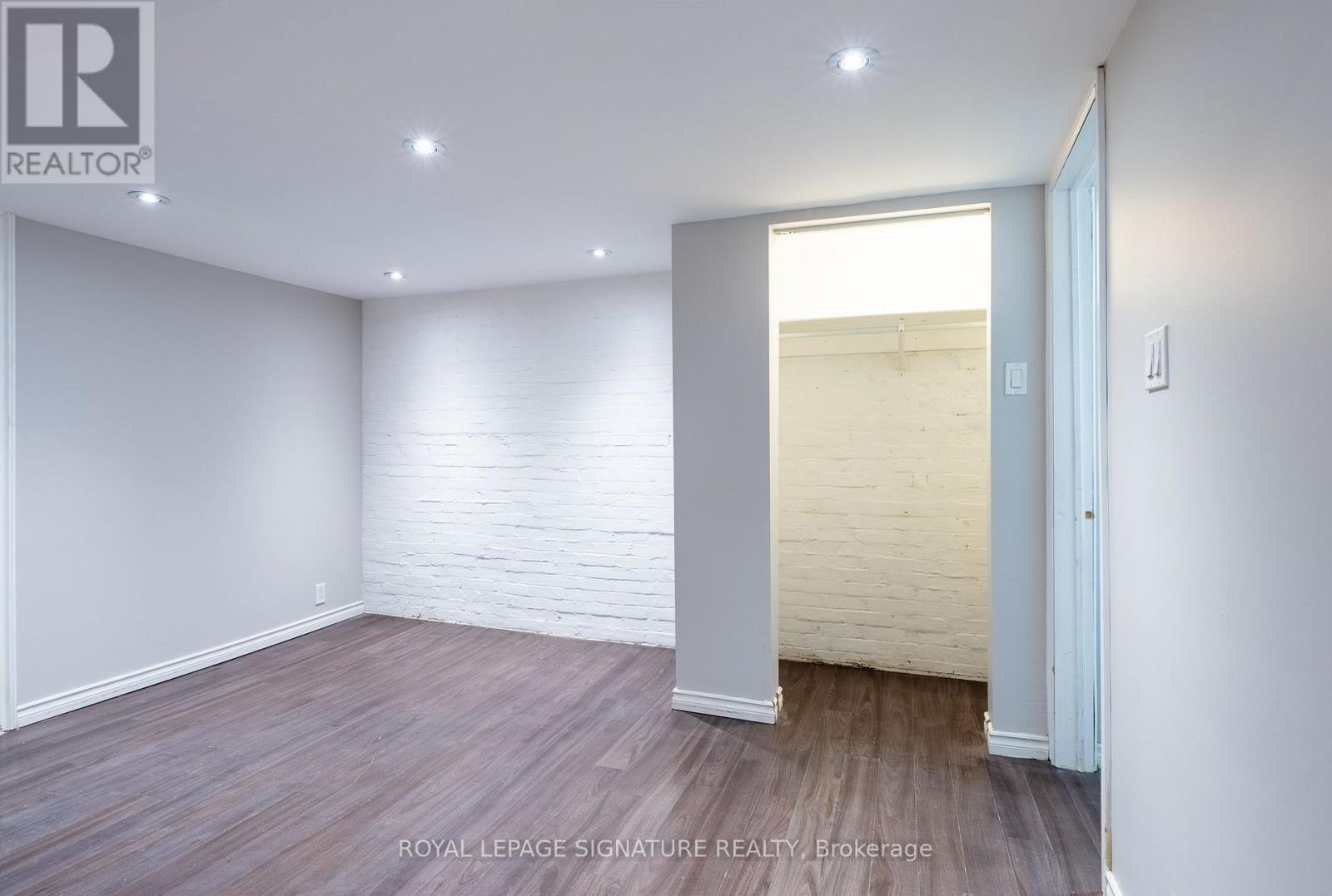 Lower - 695 Woodbine Avenue Property Photo 14