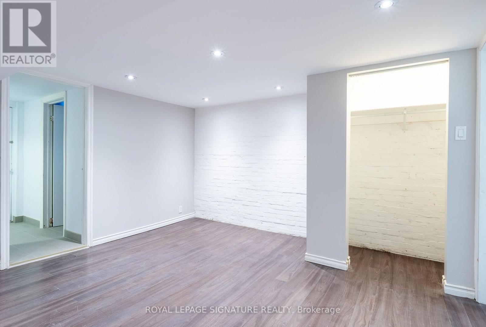 Lower - 695 Woodbine Avenue Property Photo 15