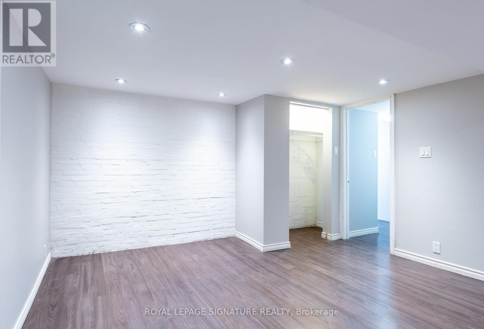 Lower - 695 Woodbine Avenue Property Photo 16