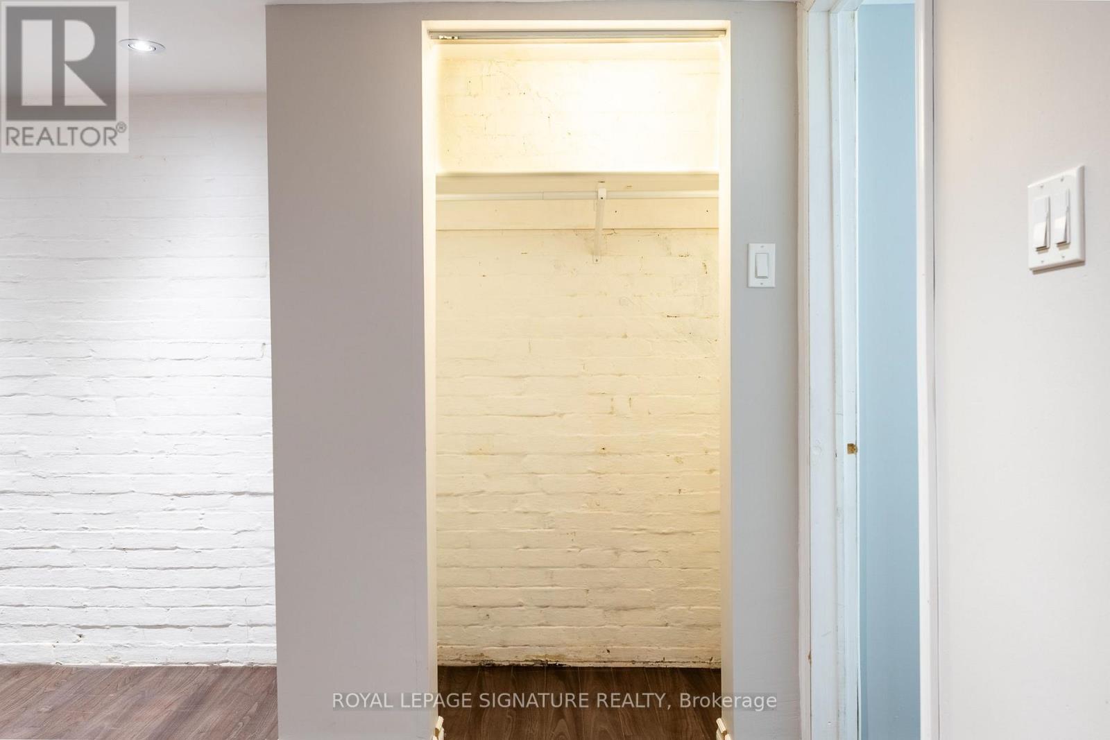 Lower - 695 Woodbine Avenue Property Photo 17