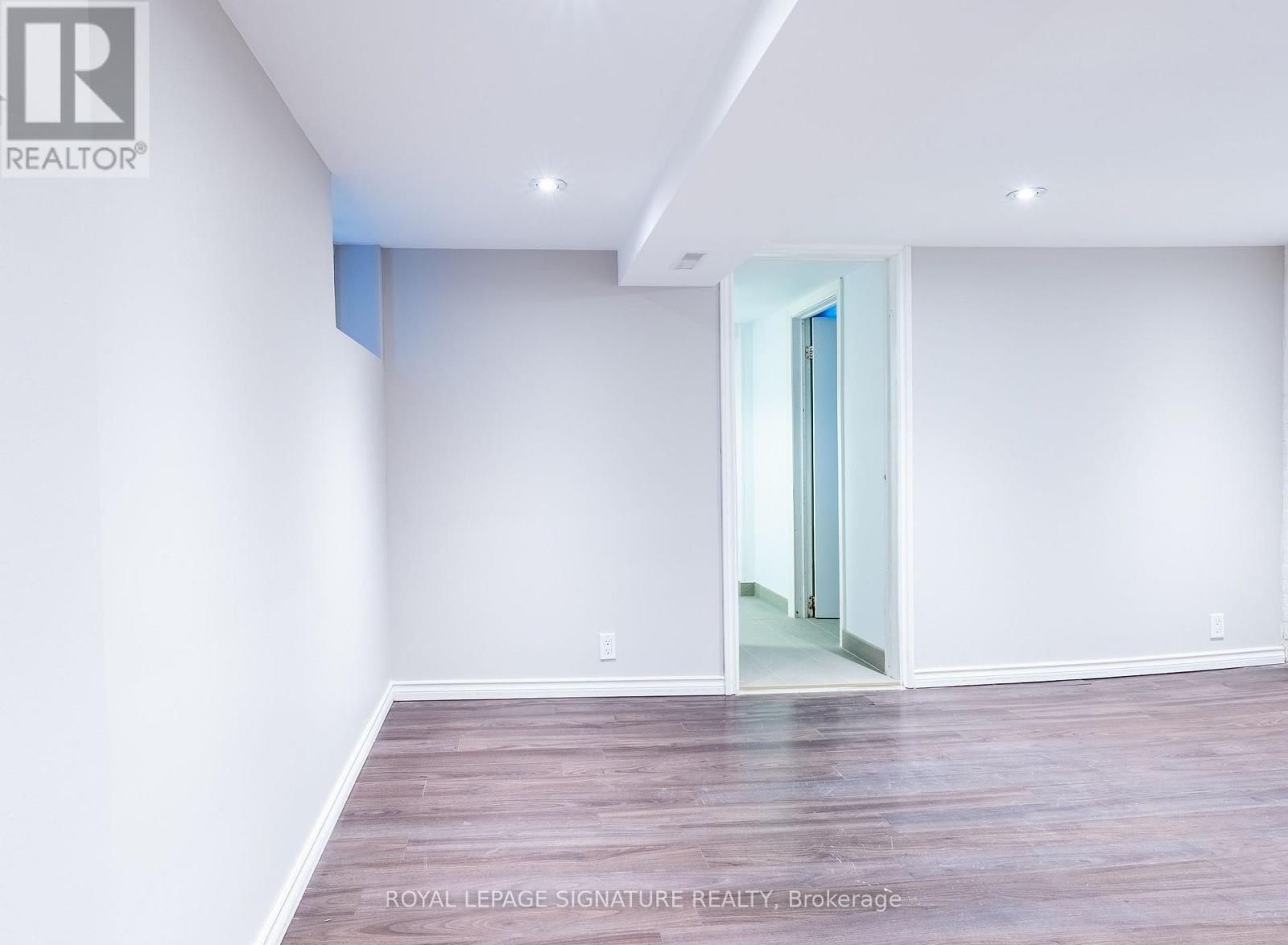 Lower - 695 Woodbine Avenue Property Photo 19