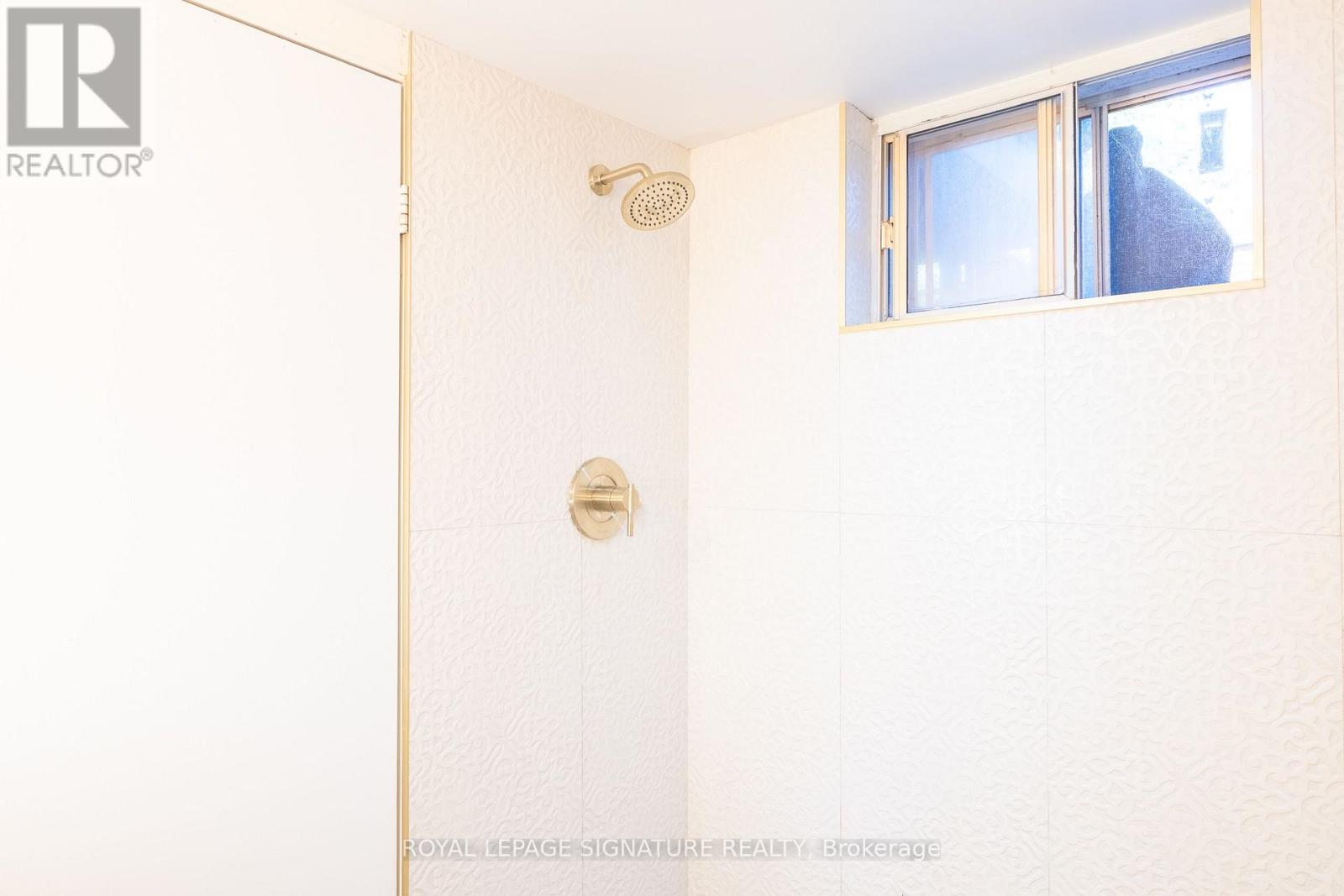 Lower - 695 Woodbine Avenue Property Photo 24