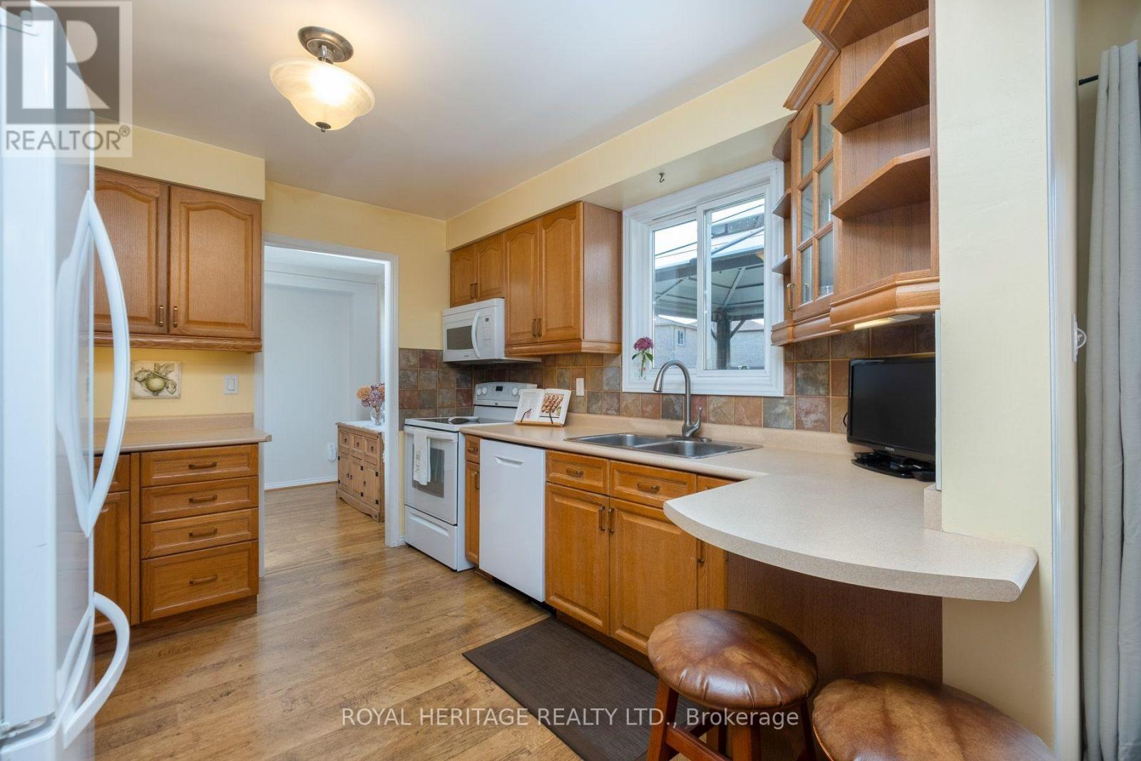 8 Dakin Drive Property Photo 14
