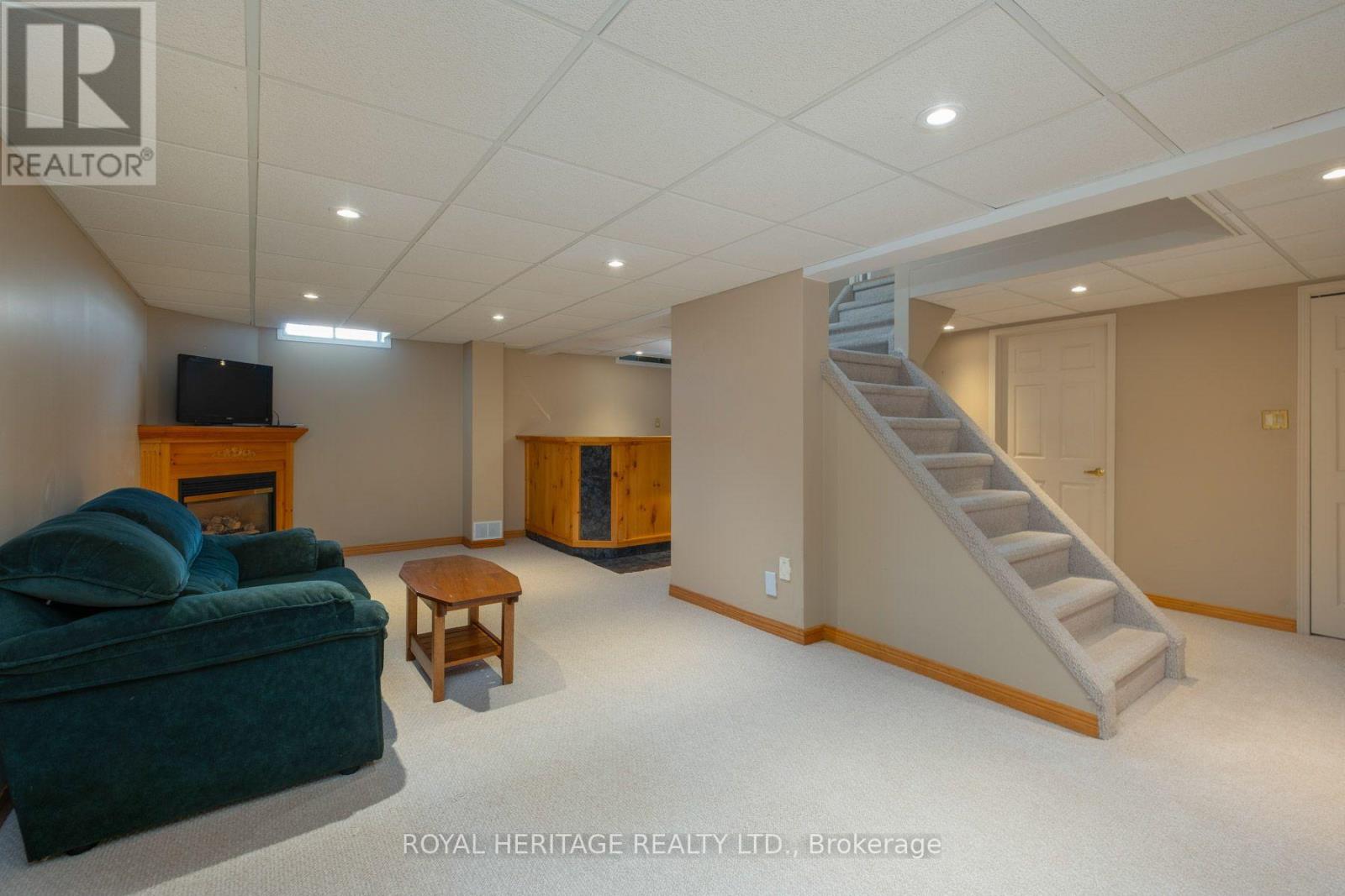 8 Dakin Drive Property Photo 32