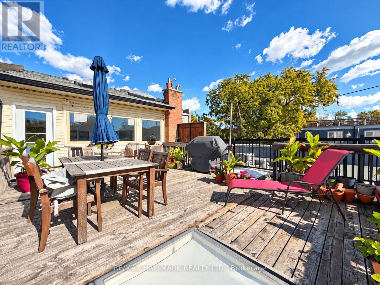 1304 Queen Street E Property Photo 8