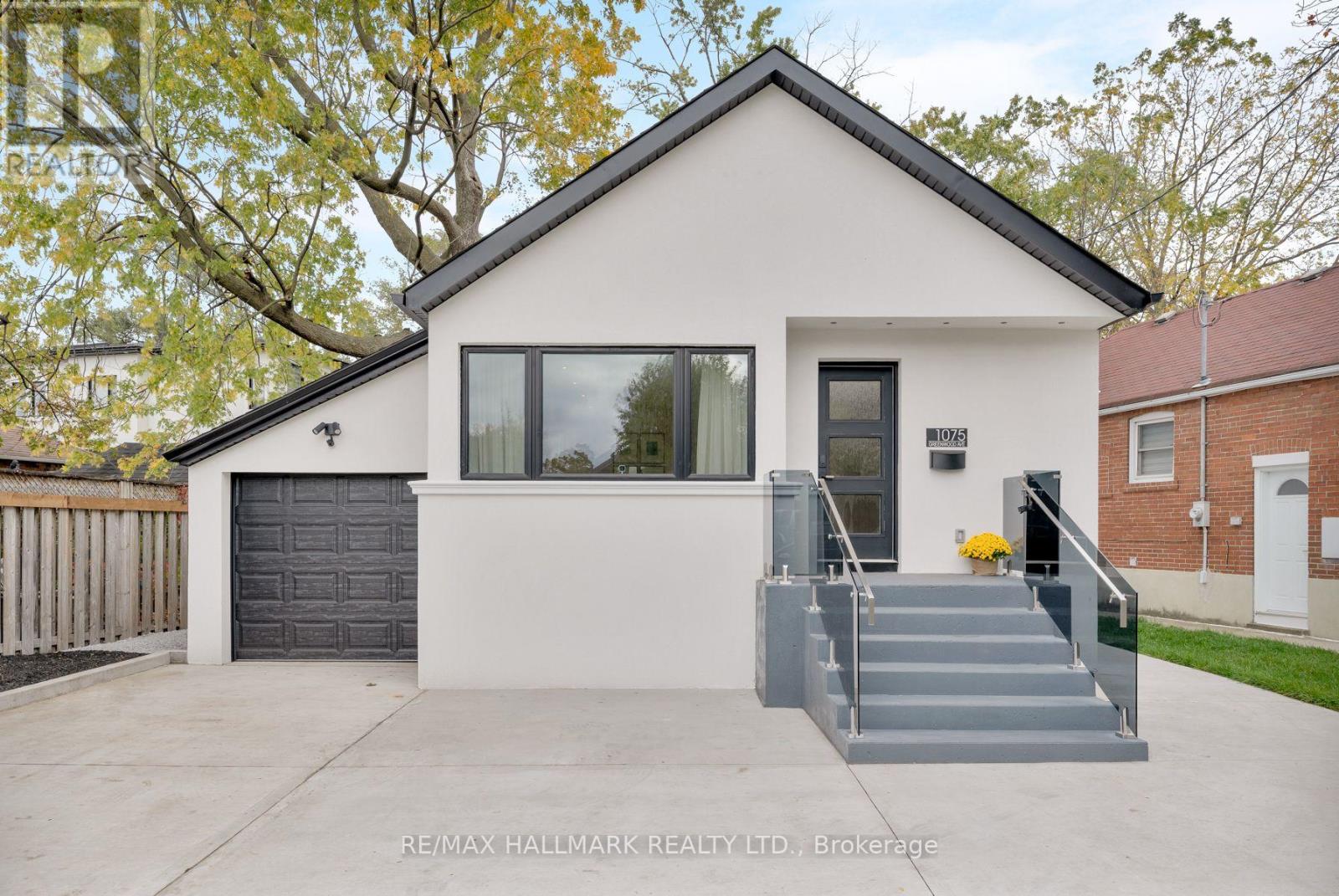 1075 GREENWOOD AVENUE