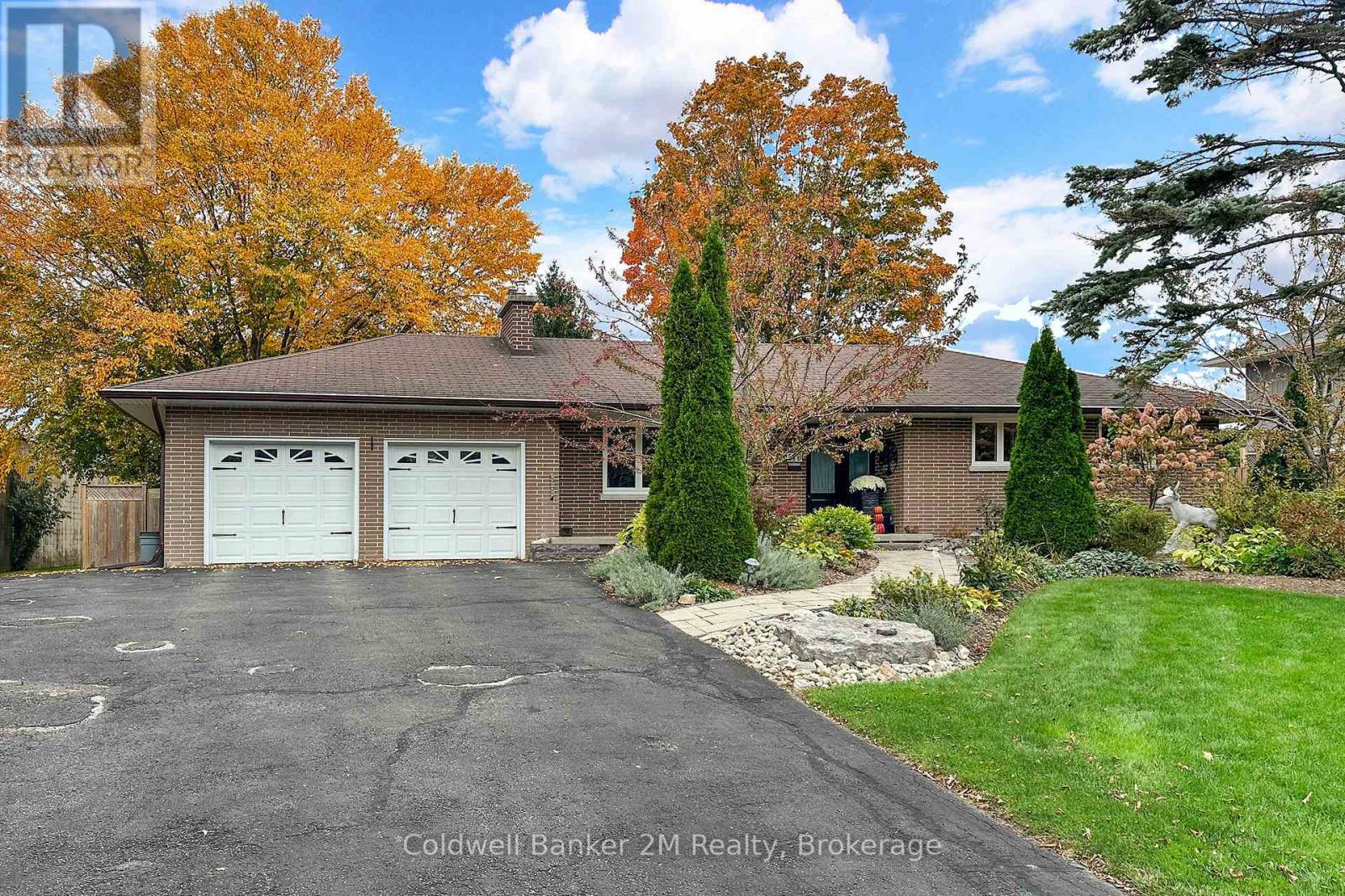 276 Park Road N Property Photo 2