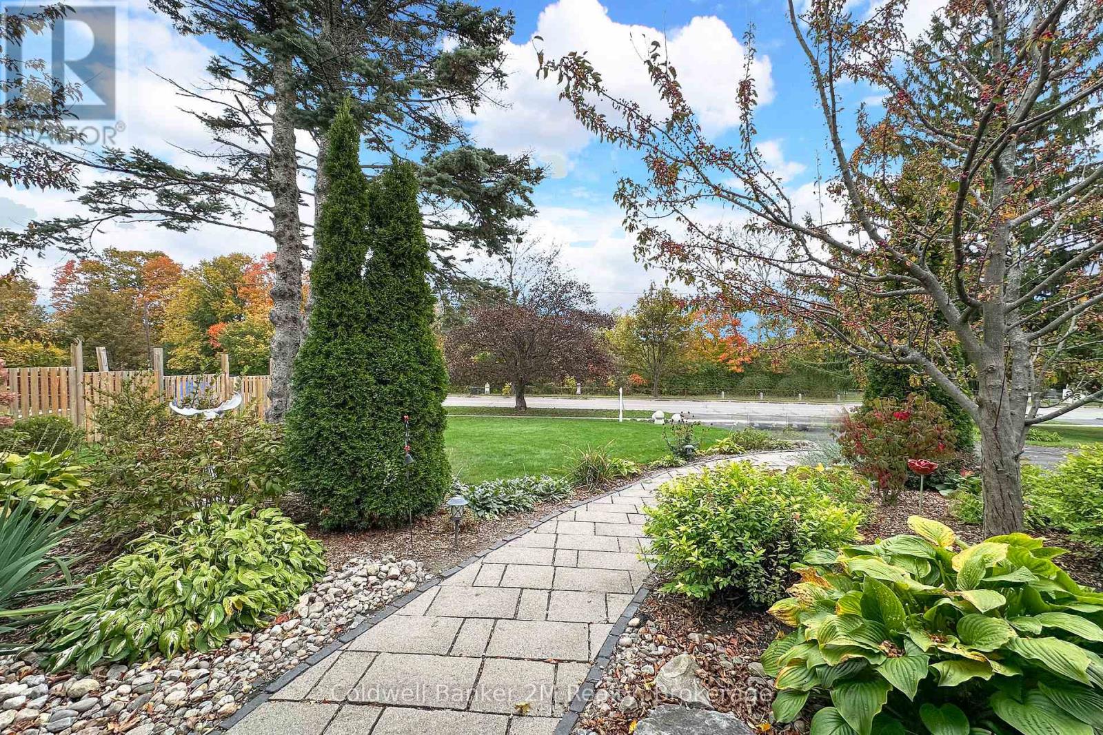 276 Park Road N Property Photo 5