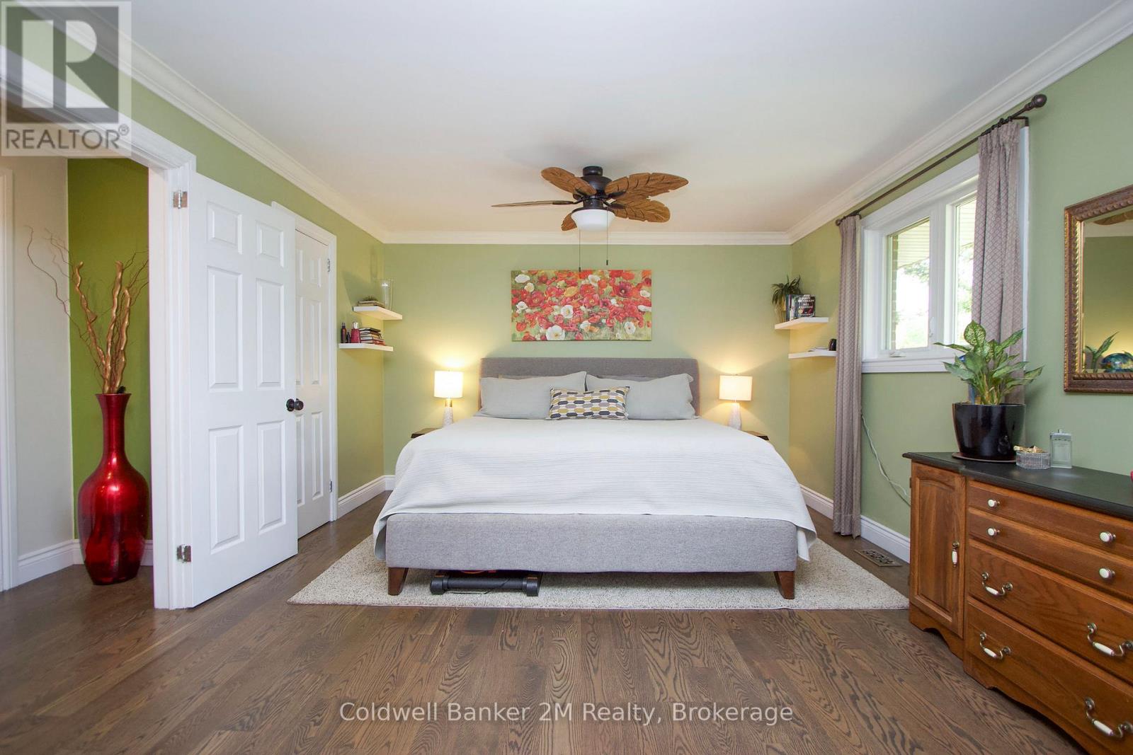 276 Park Road N Property Photo 17