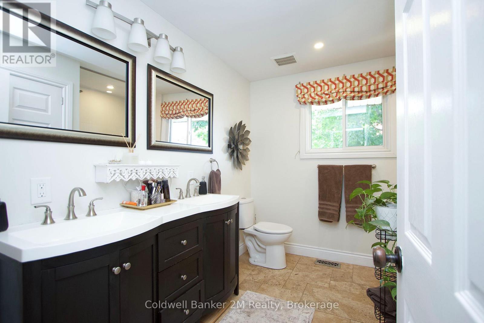 276 Park Road N Property Photo 19