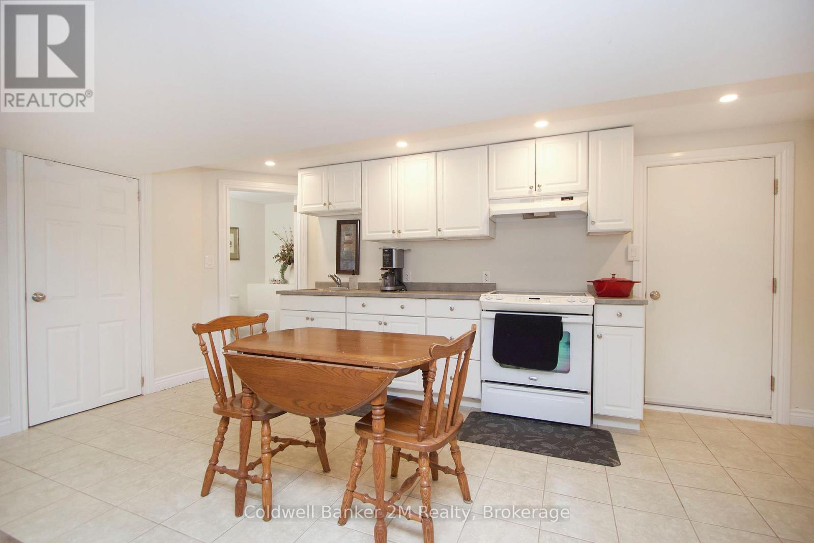 276 Park Road N Property Photo 23