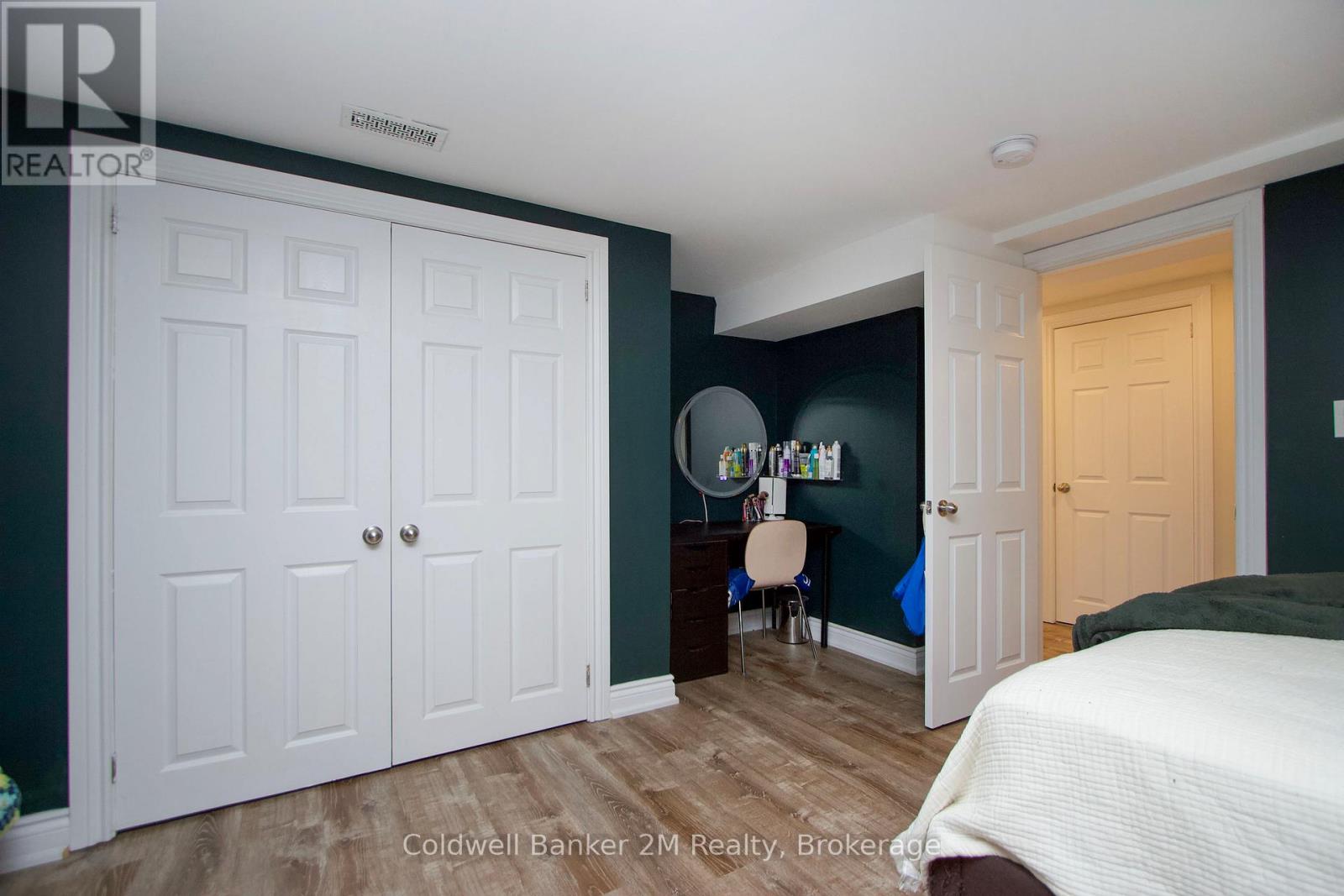 276 Park Road N Property Photo 26