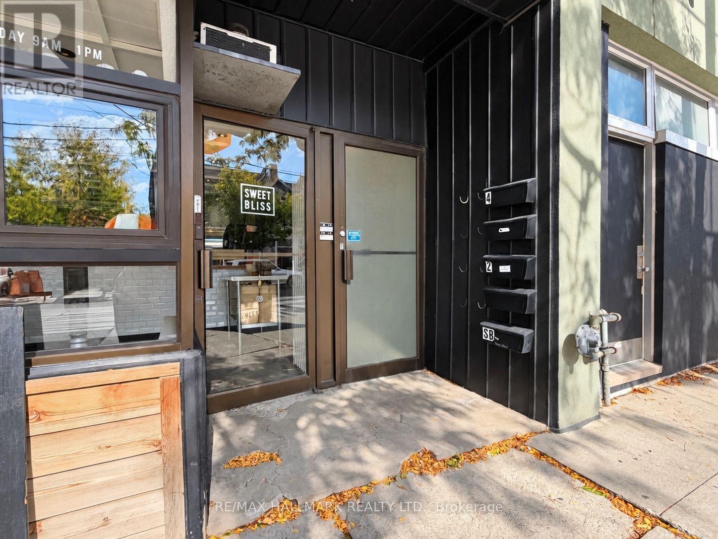 1304 Queen Street E Property Photo 2