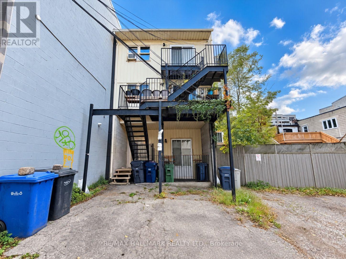 1304 Queen Street E Property Photo 3