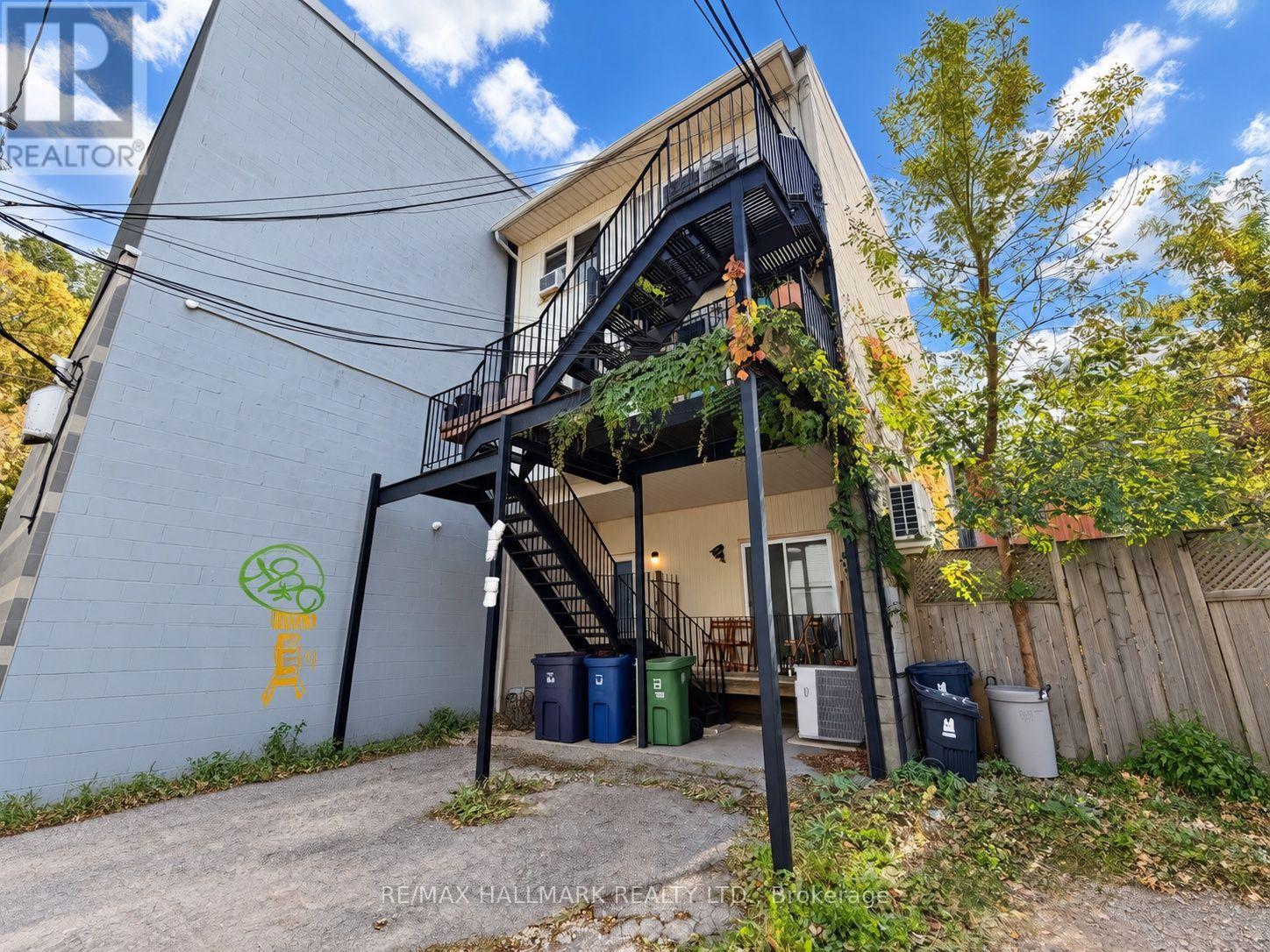 1304 Queen Street E Property Photo 4