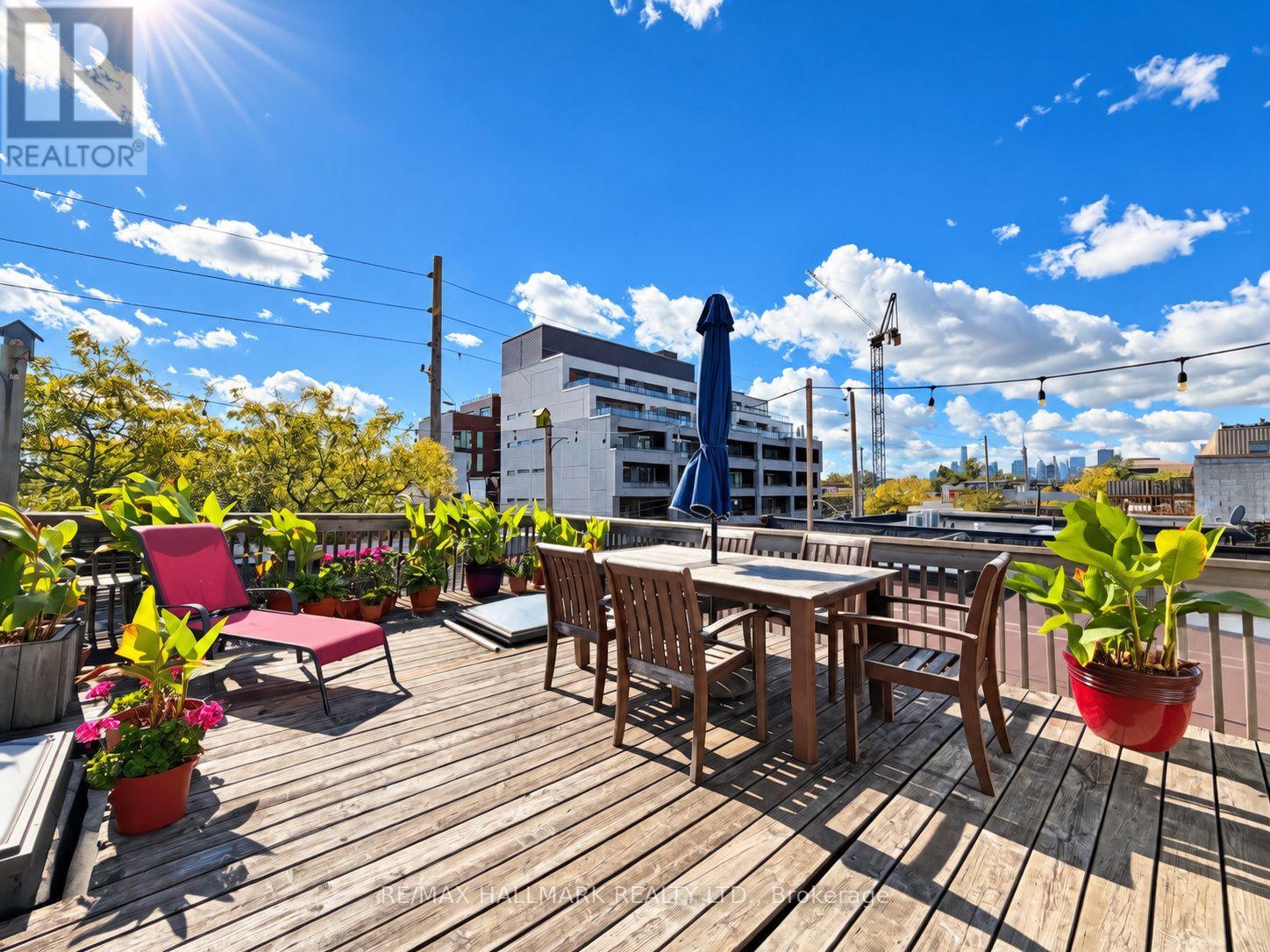 1304 Queen Street E Property Photo 10