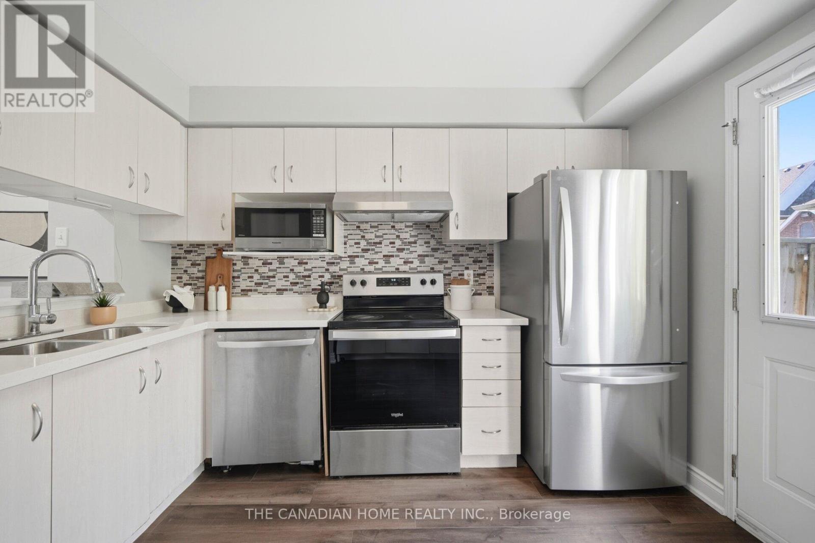 9482 Sheppard Avenue E Property Photo 11