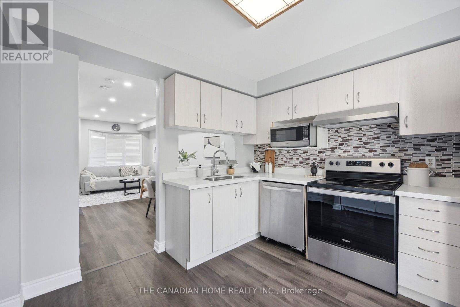 9482 Sheppard Avenue E Property Photo 14