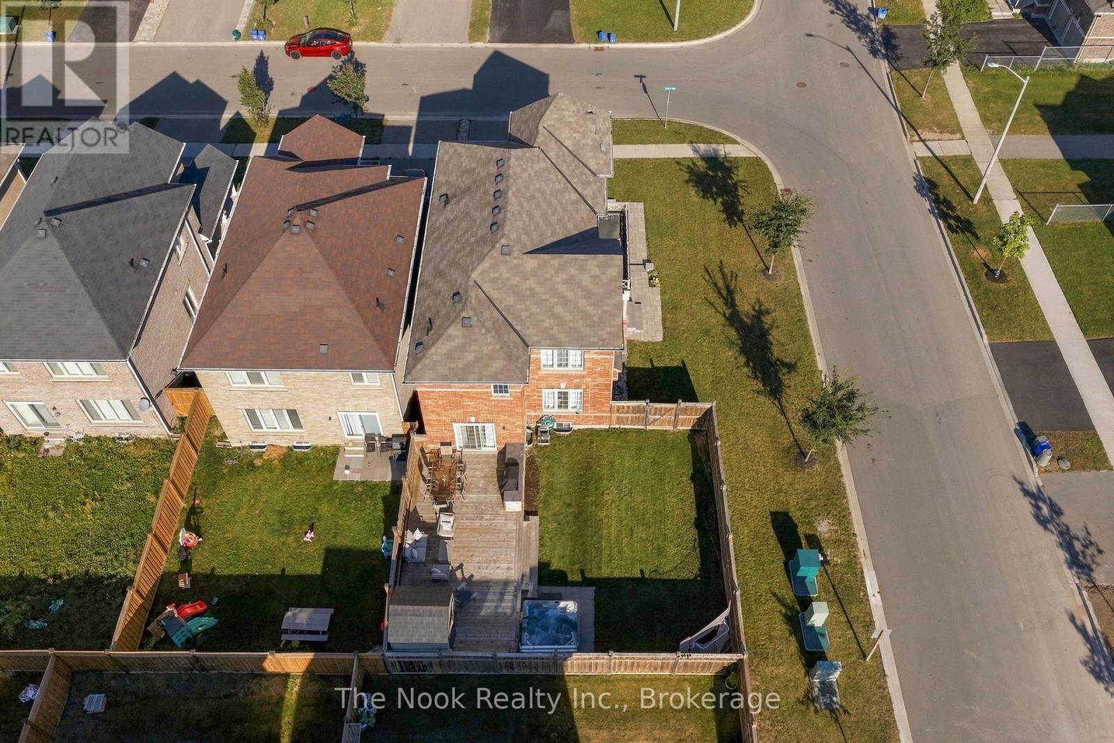115 Noden Crescent Property Photo 3